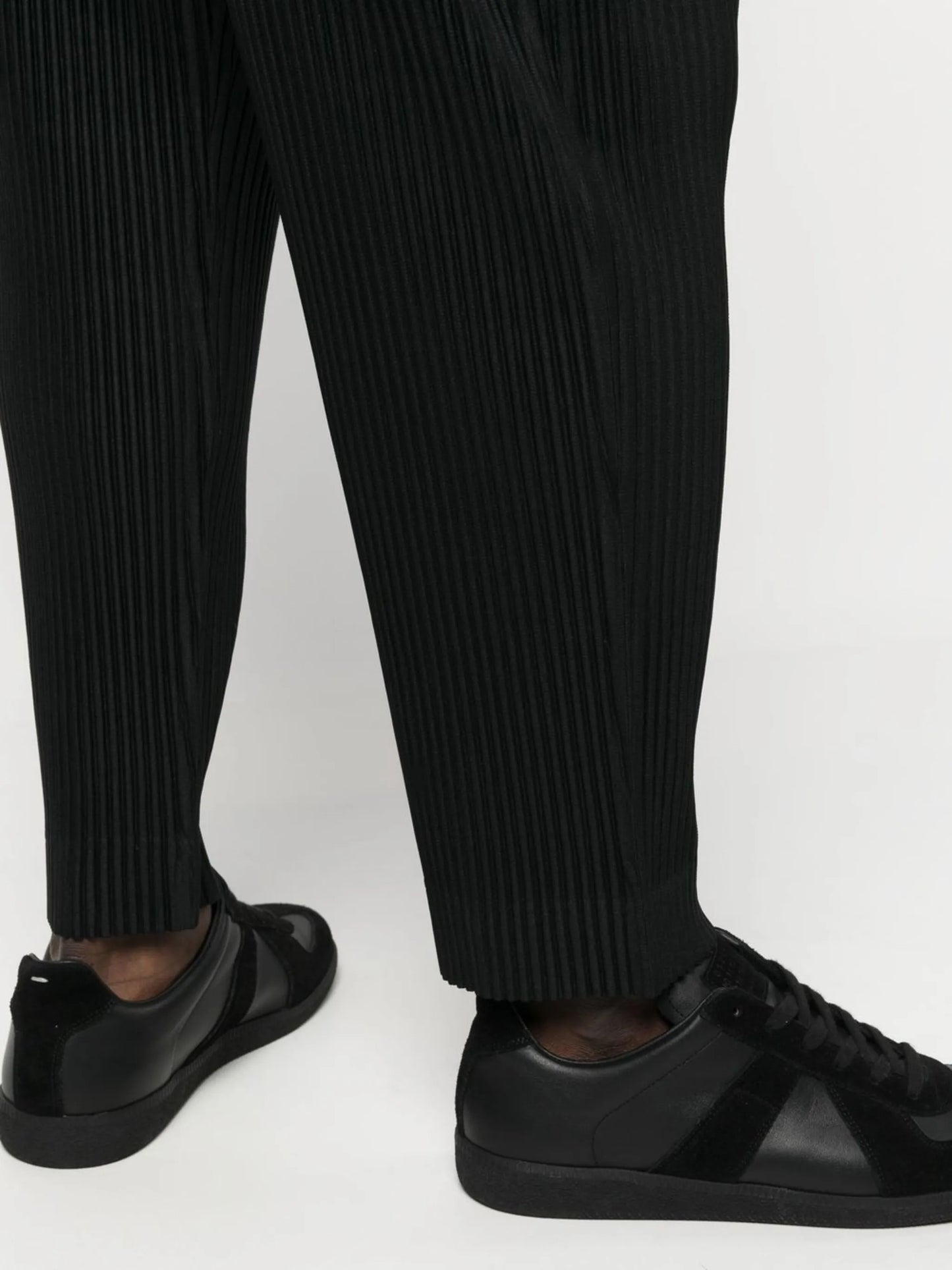 fully-pleated trousers