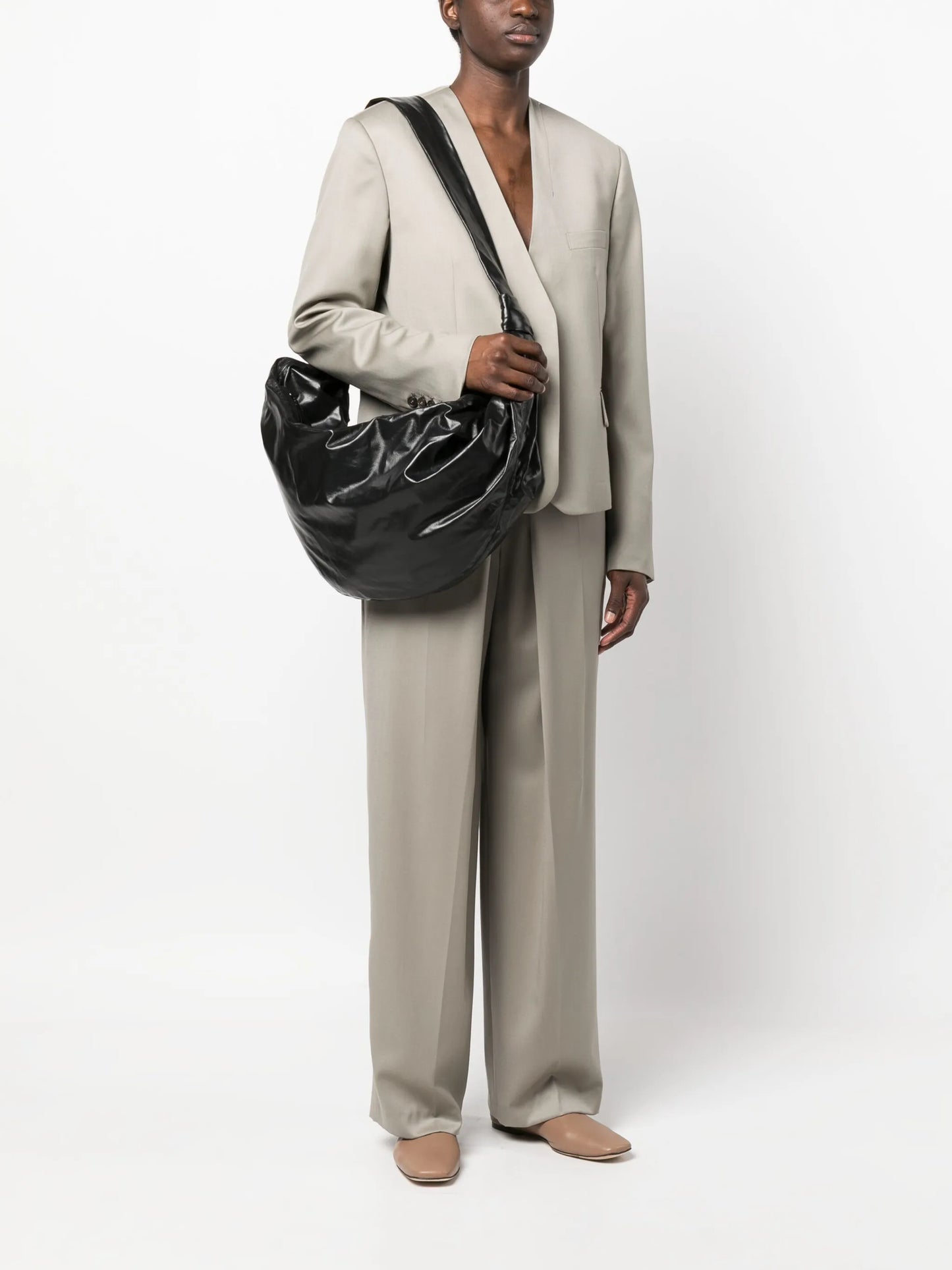 Croissant leather shoulder bag