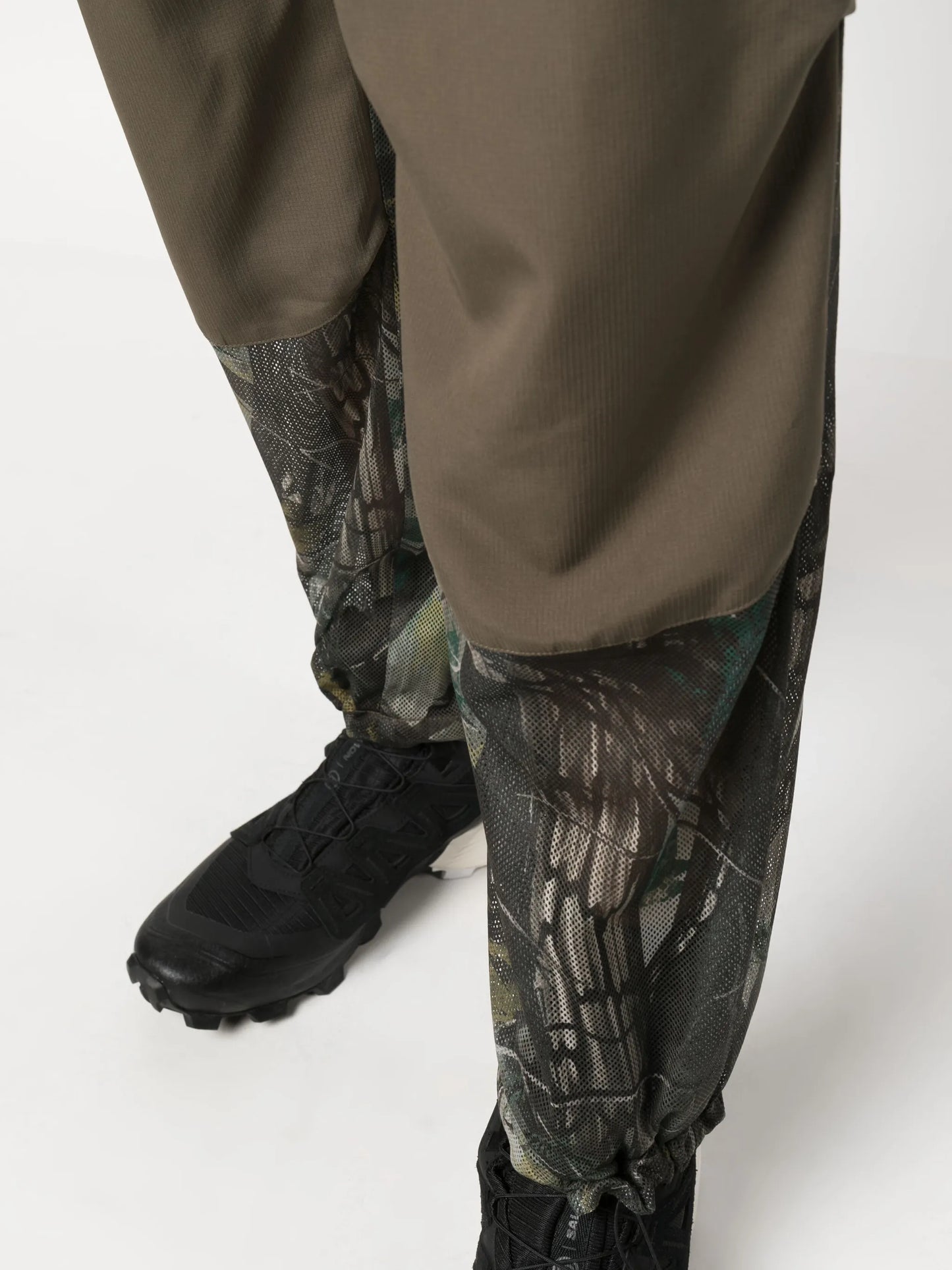 printed-hem mesh-detail trousers