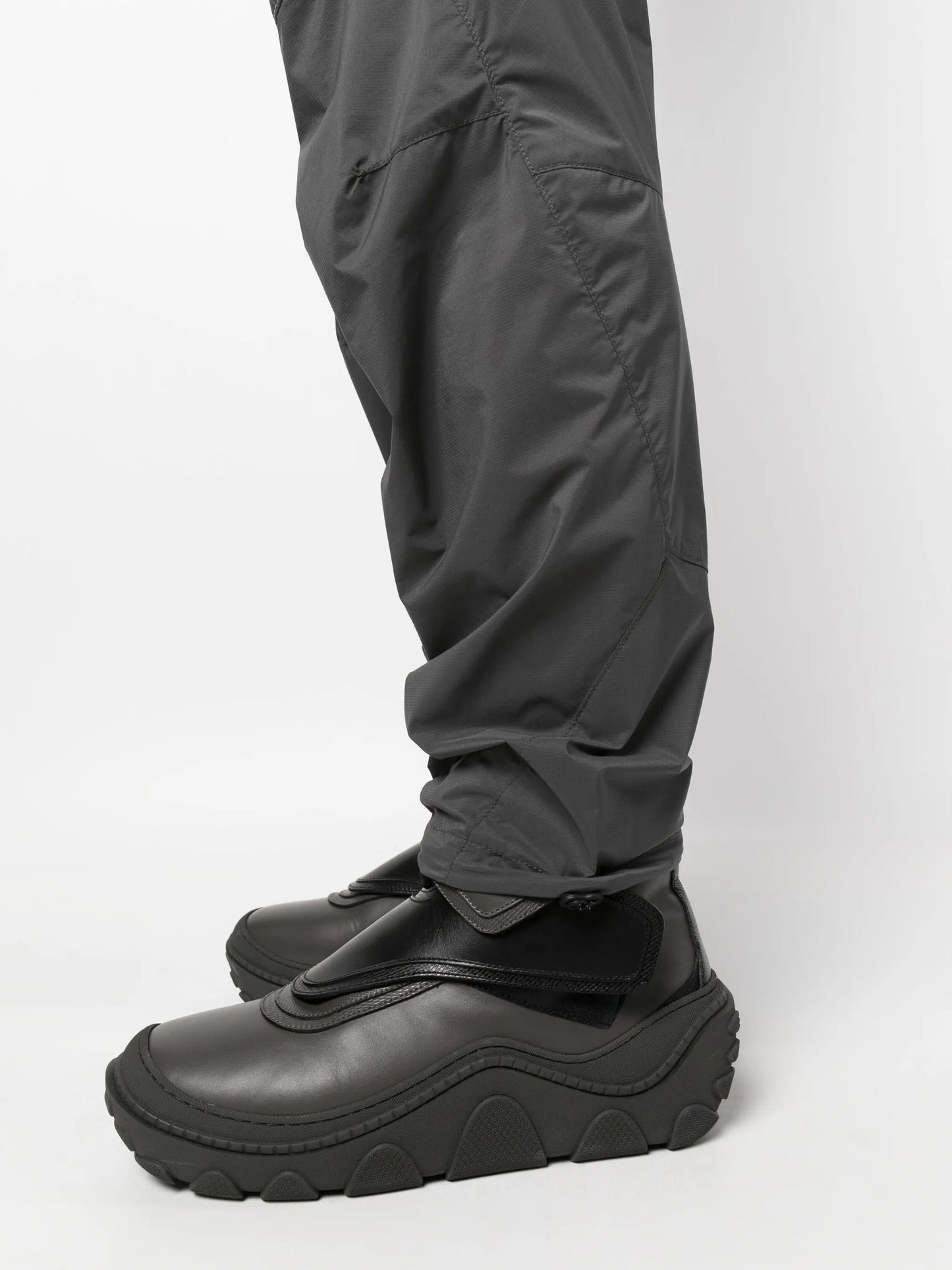 belted-waist trousers