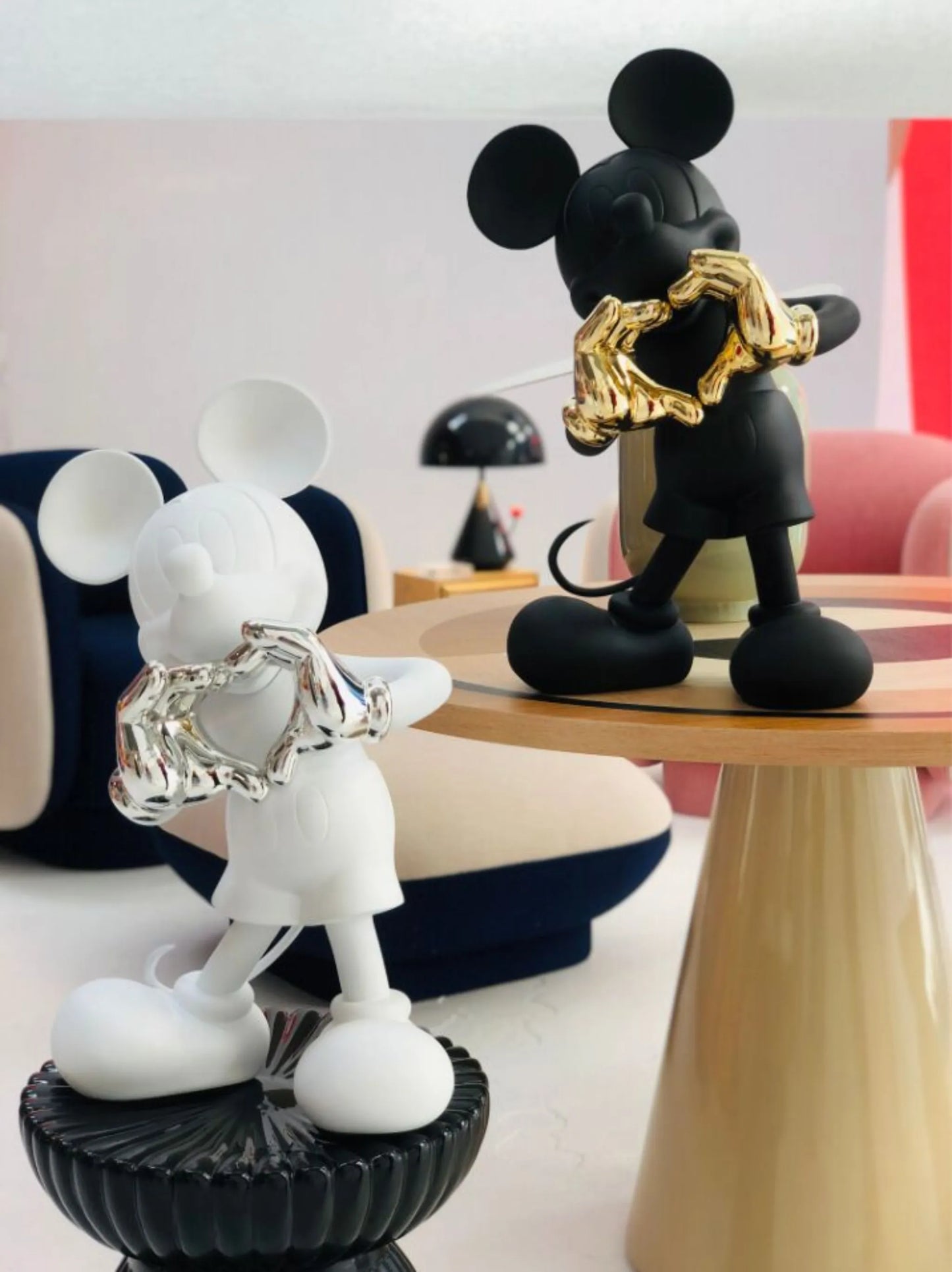 Mickey With Love 60cm figurine