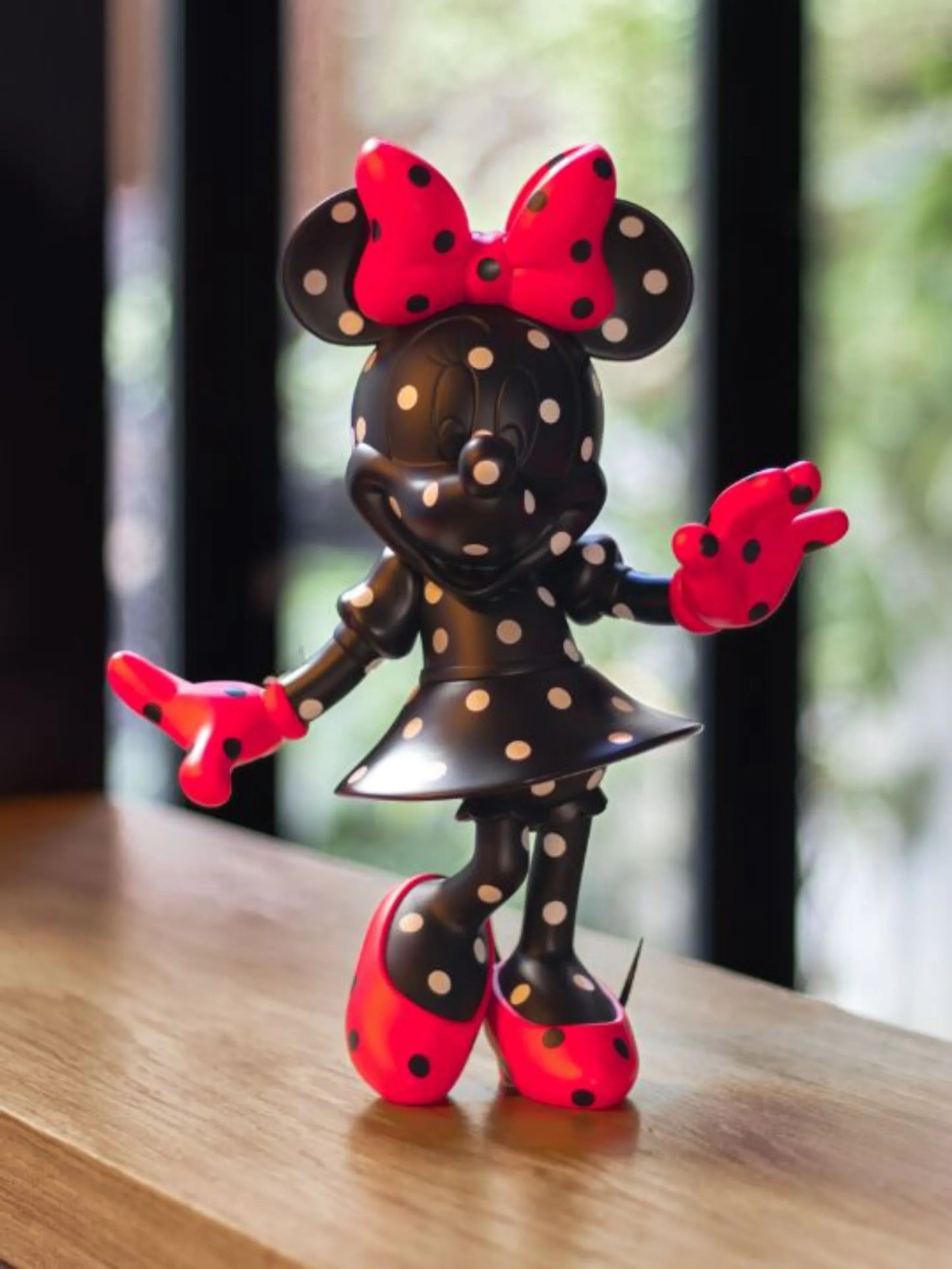 Minnie Welcome by Madame Chantal Thomass figurine (31cm)