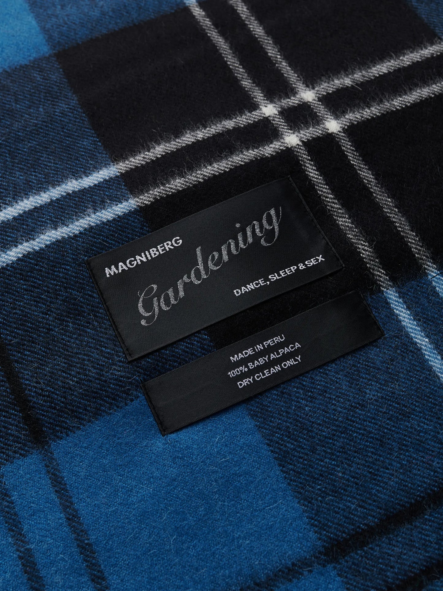 logo-patch alpaca blanket