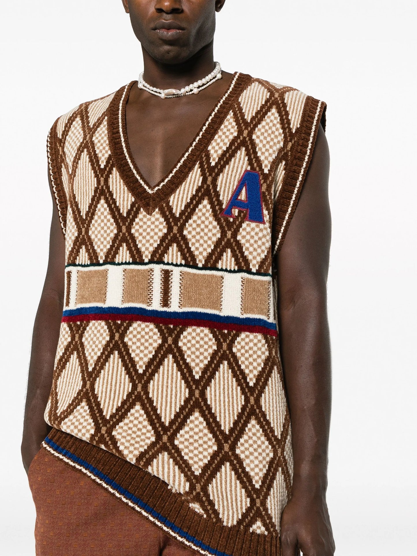 geometric-pattern V-neck vest