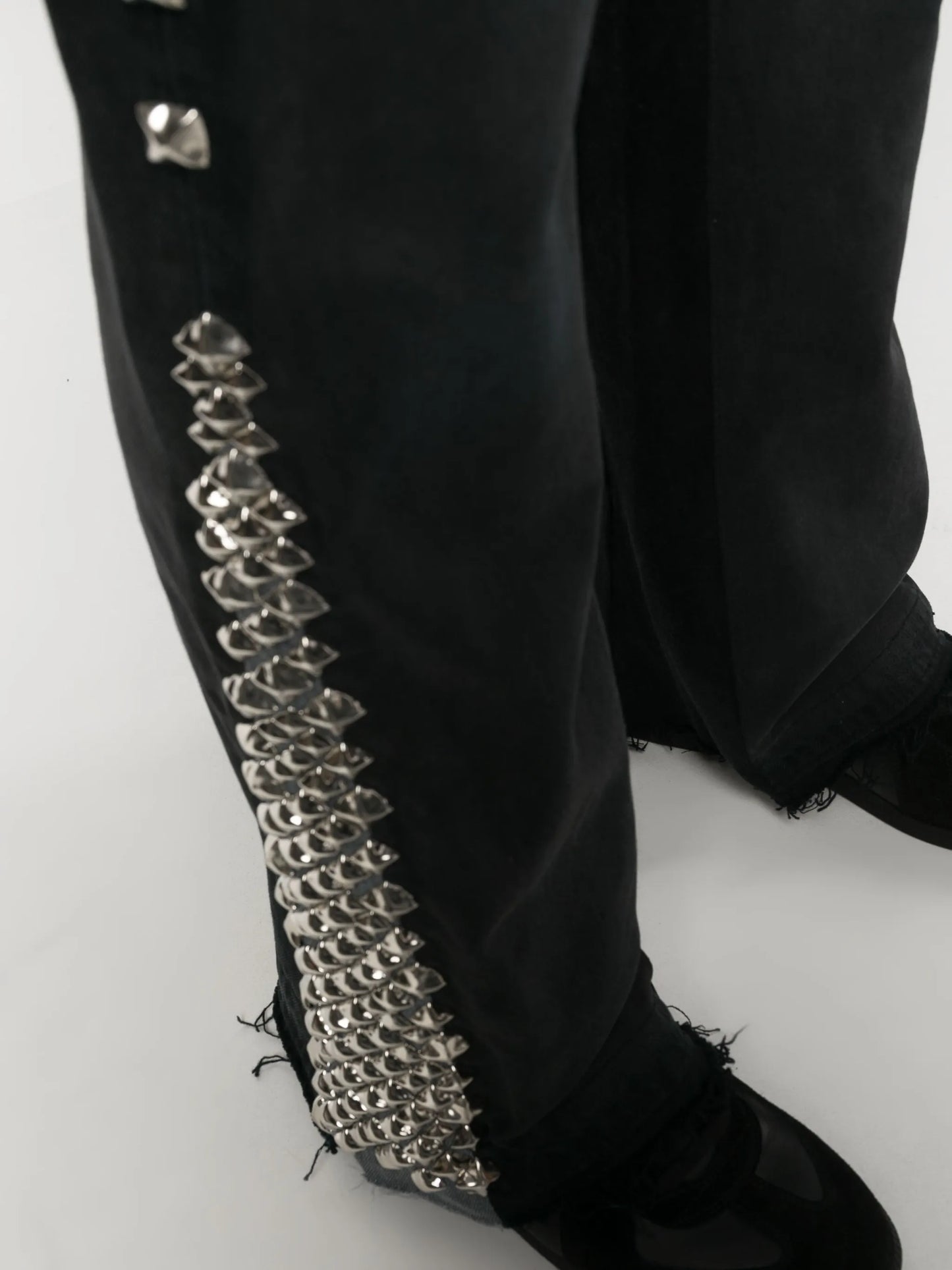 logo-patch spike-stud jeans