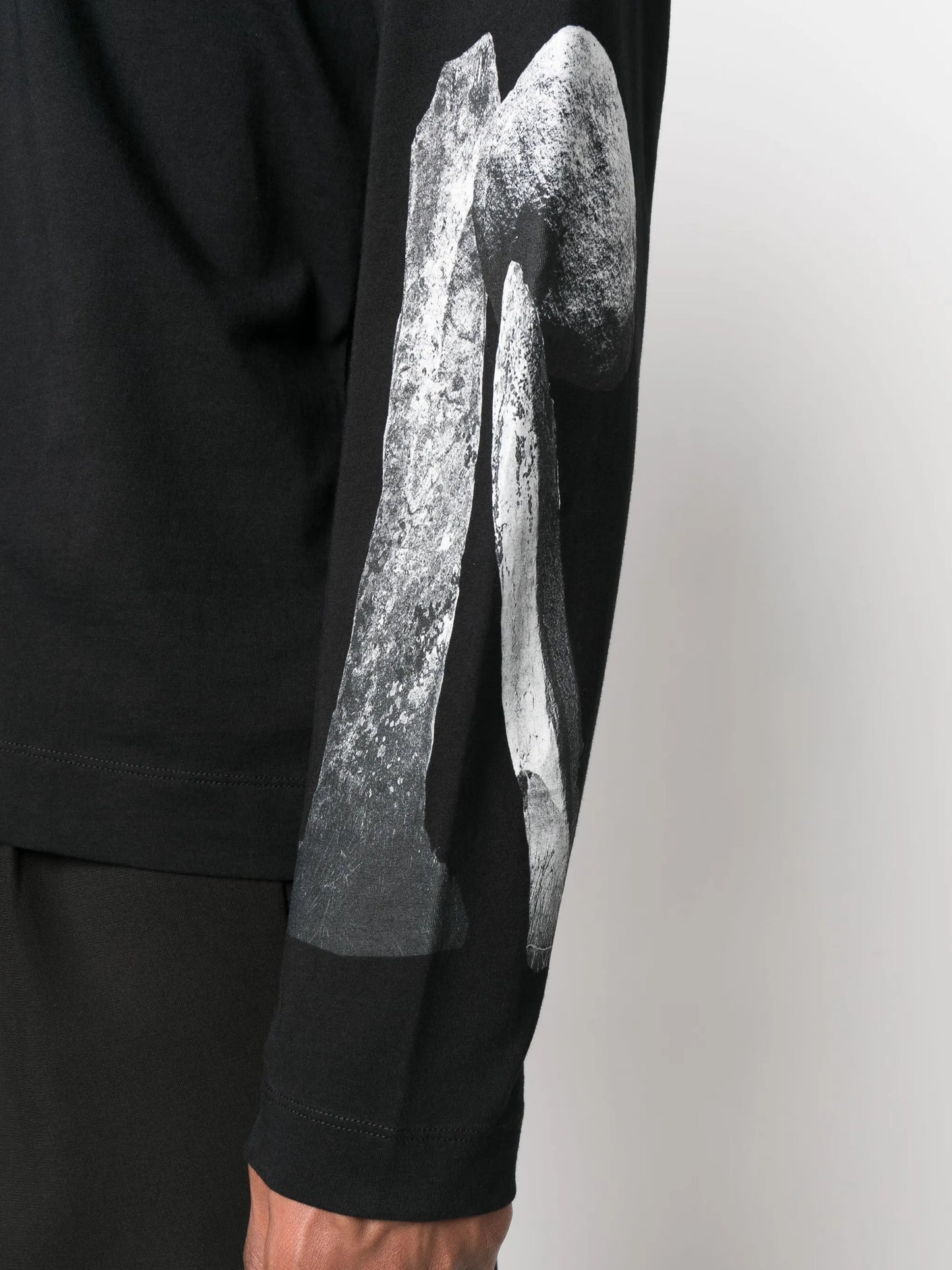 graphic-print long-sleeve T-shirt