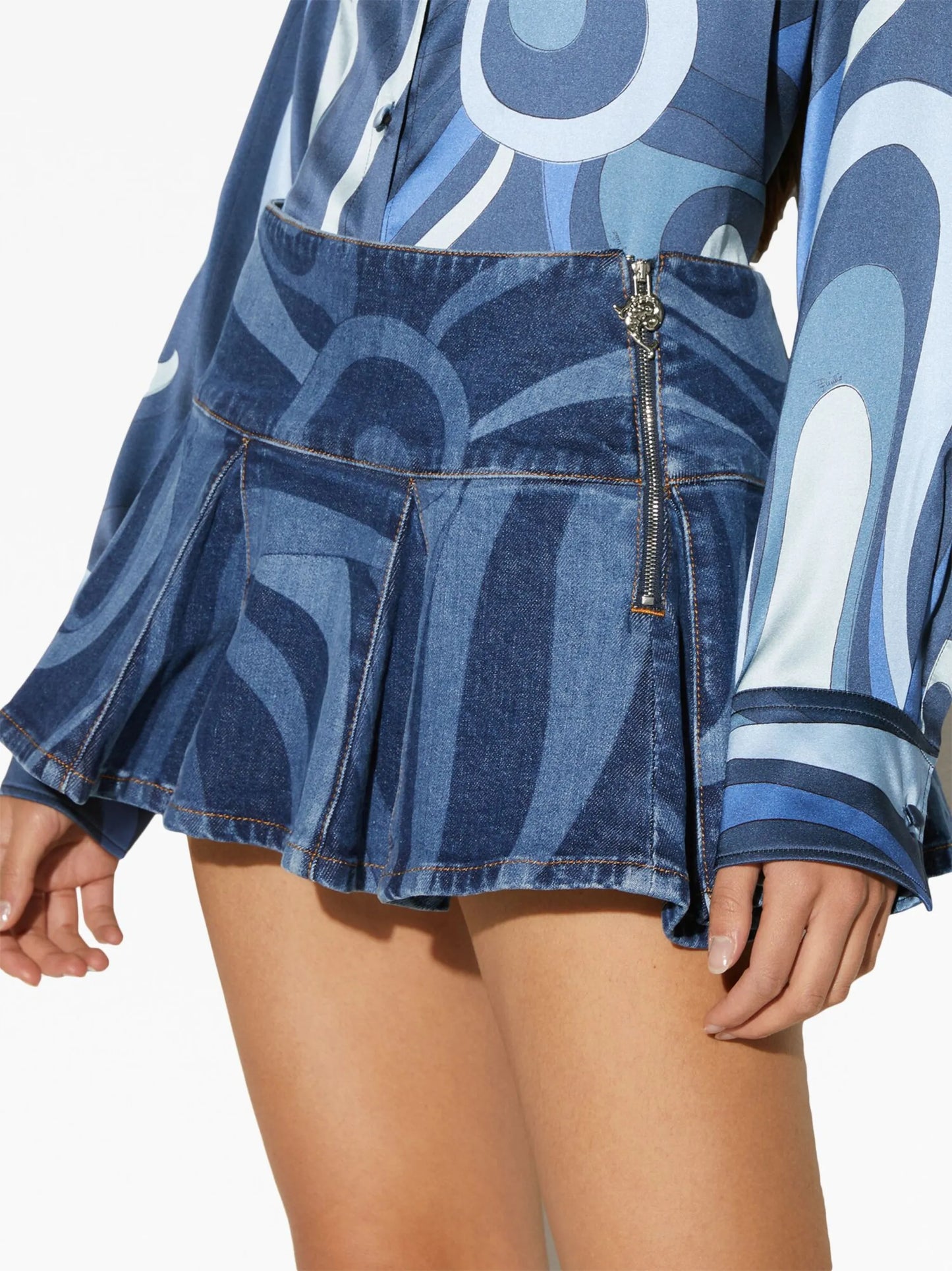 abstract-print pleated denim skirt