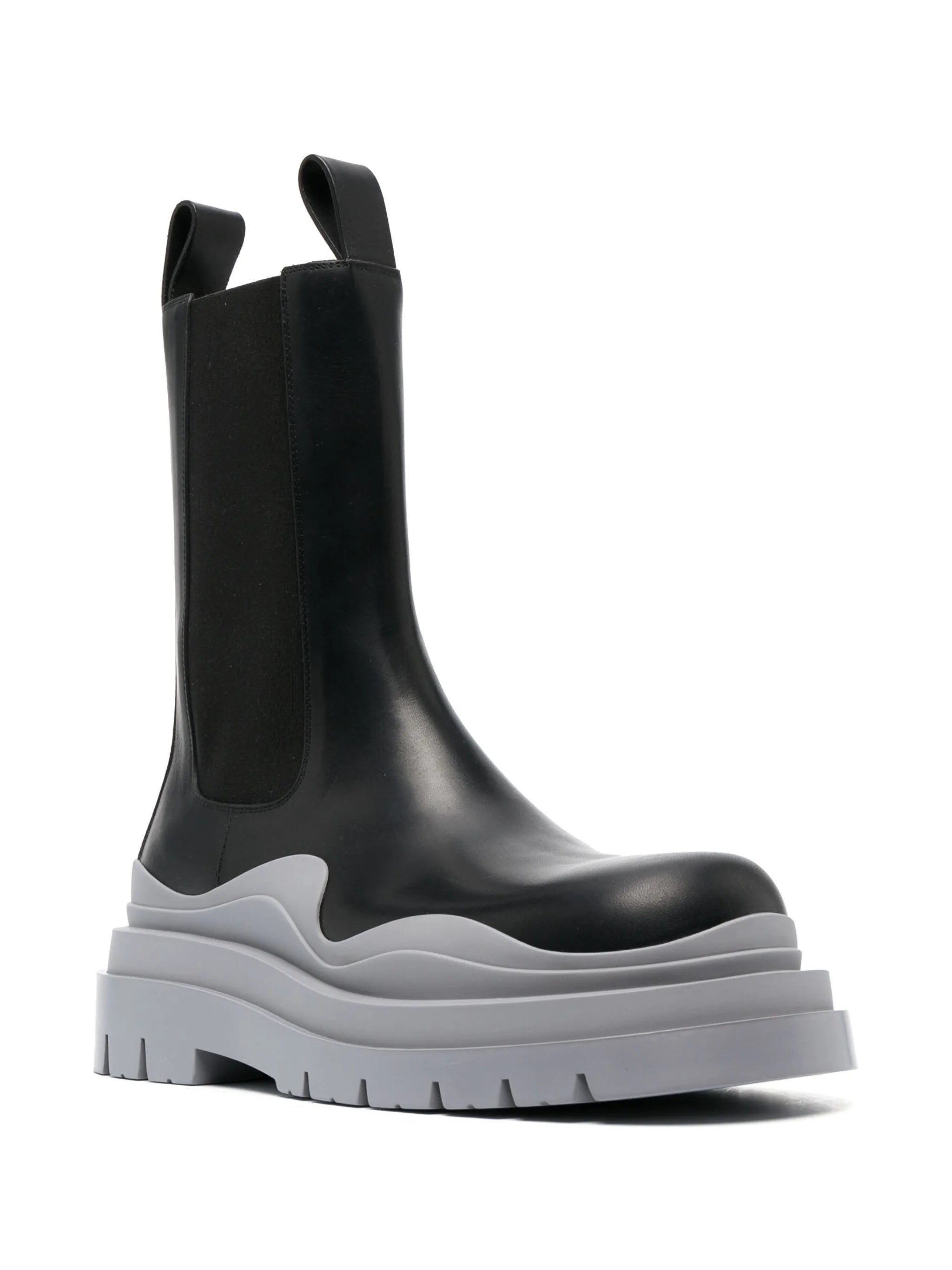 Tire Chelsea boots