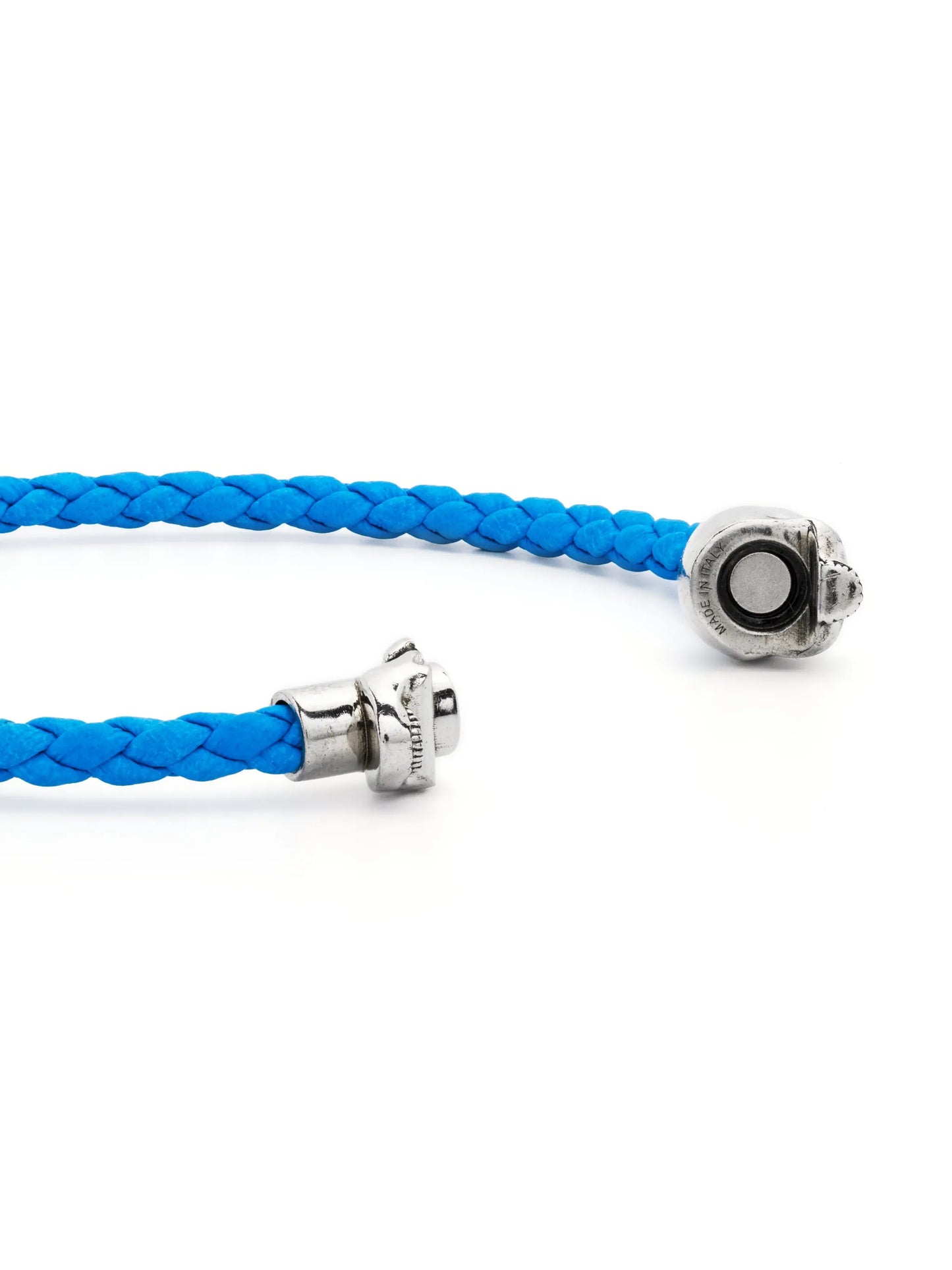skull-pendant bracelet