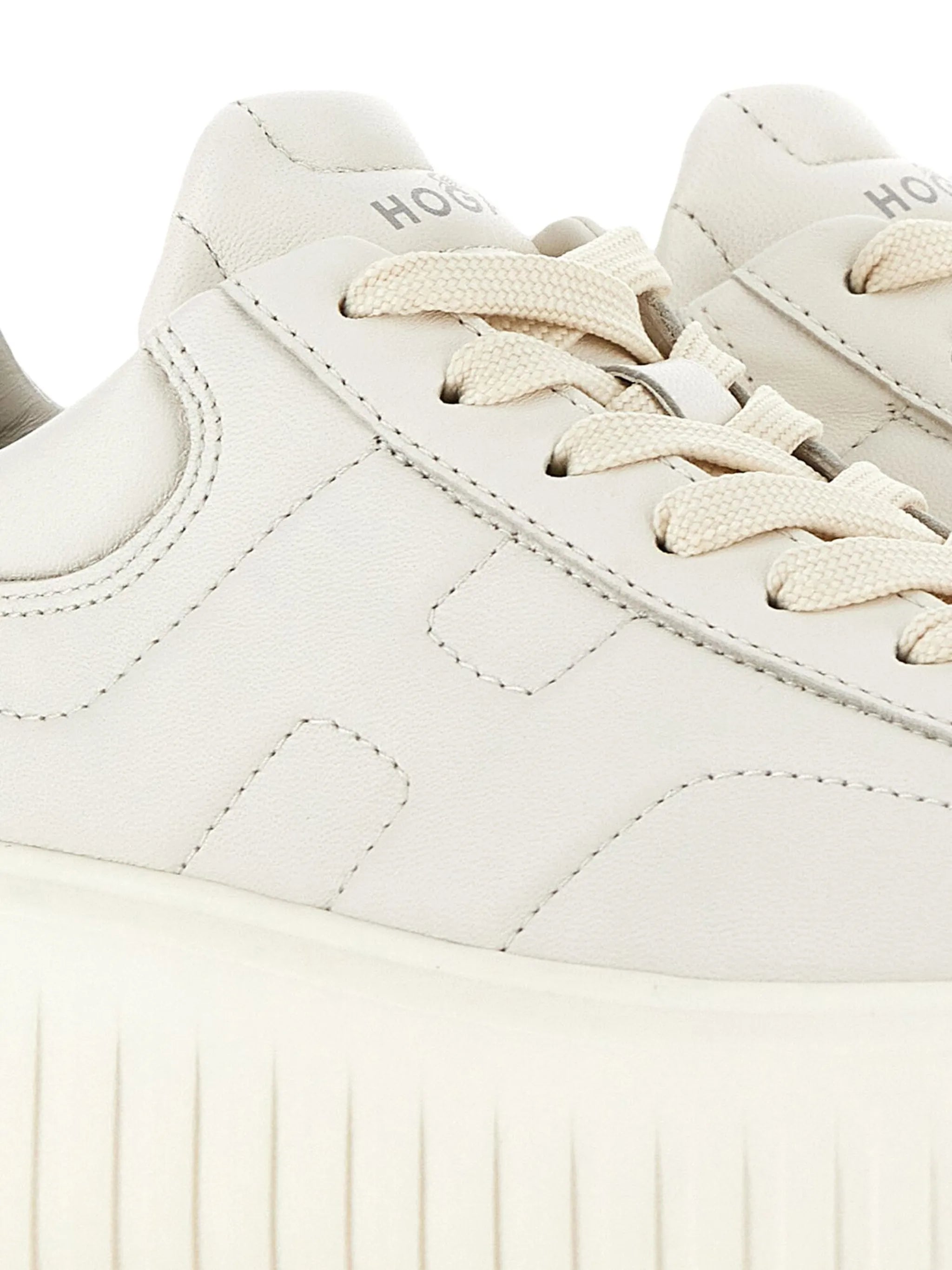 logo-embroidered low-top sneakers