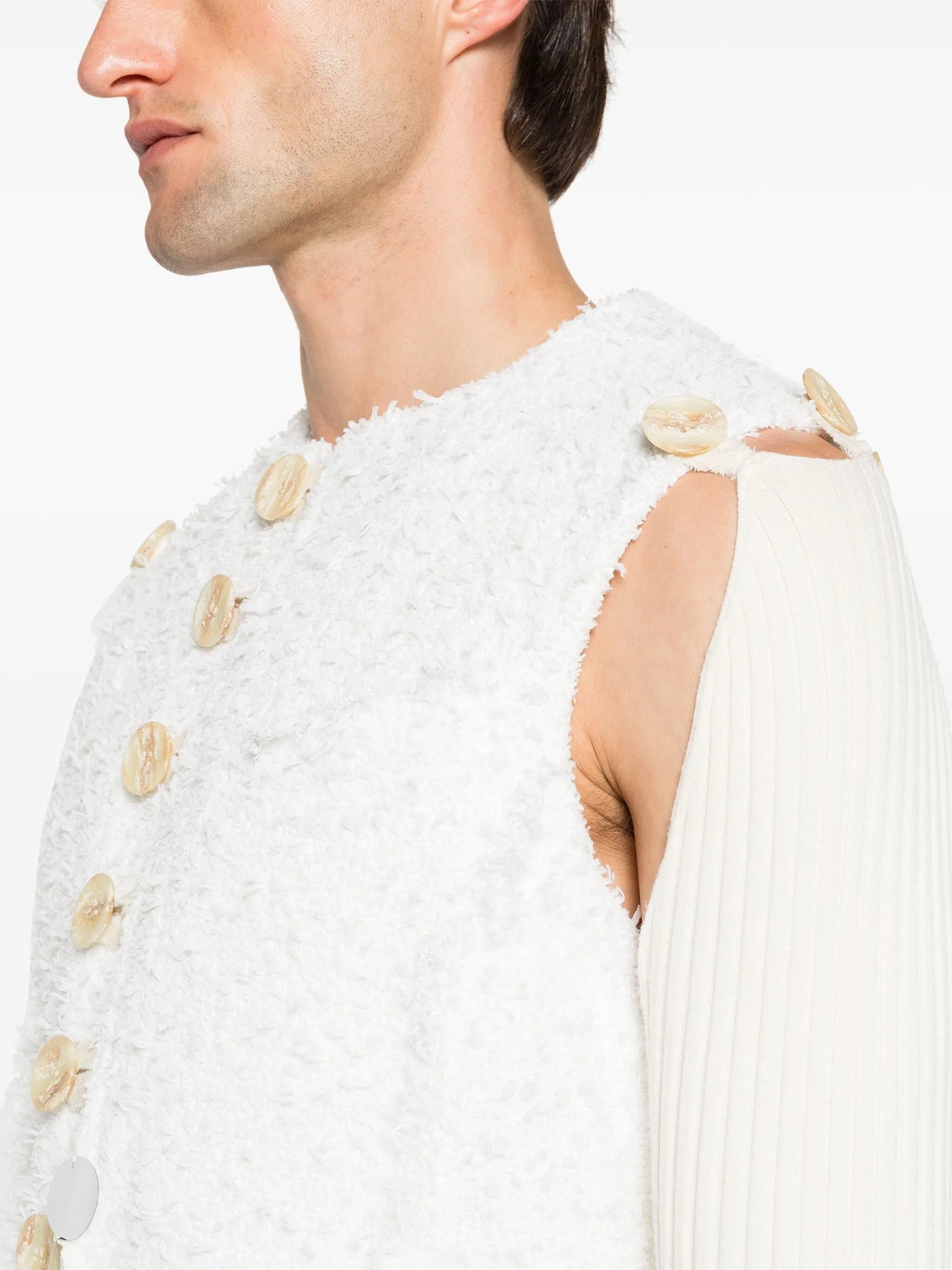 detachable-sleeves bouclé coat