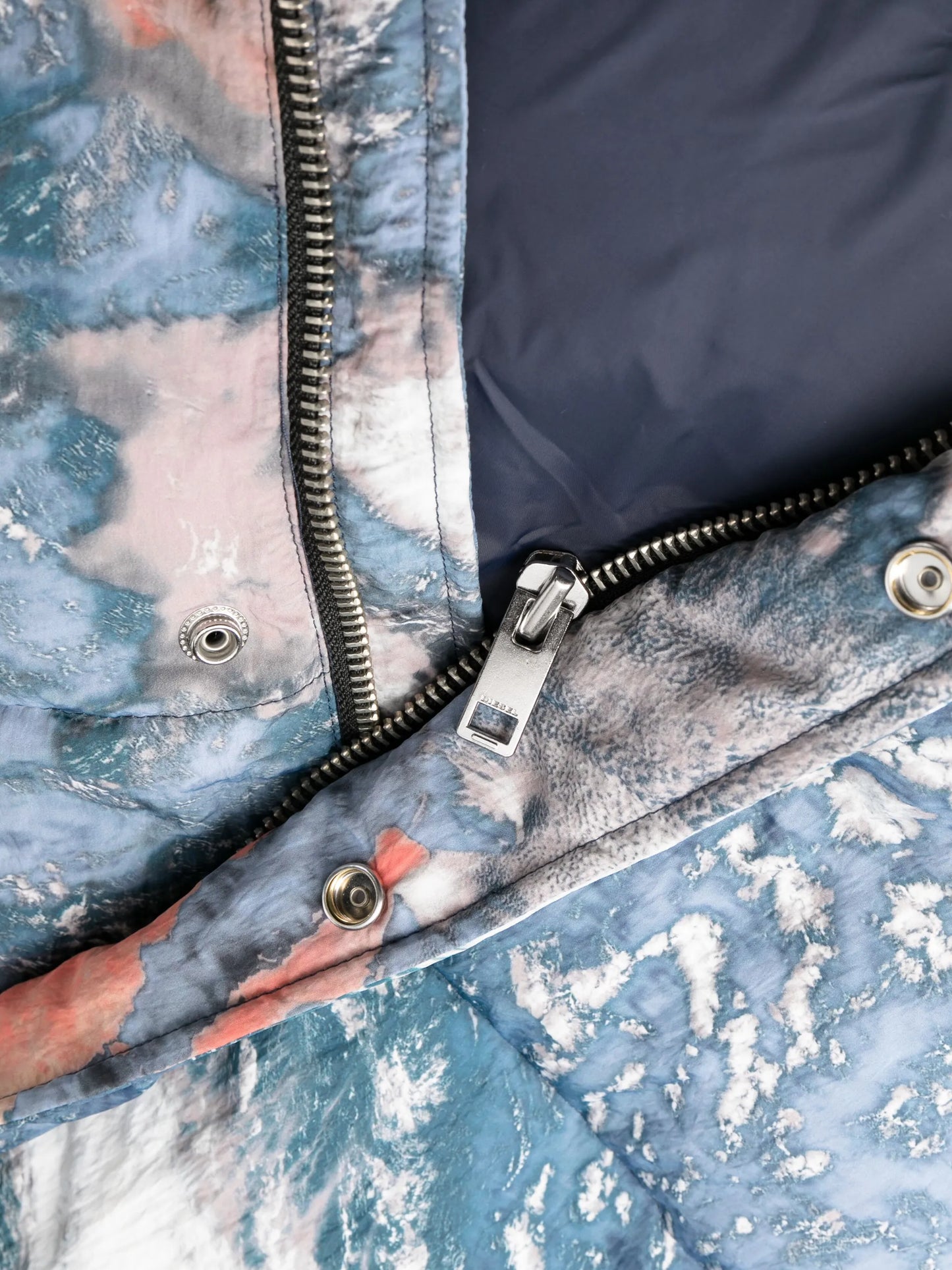 Q-Takry-Cmf planet-print padded coat