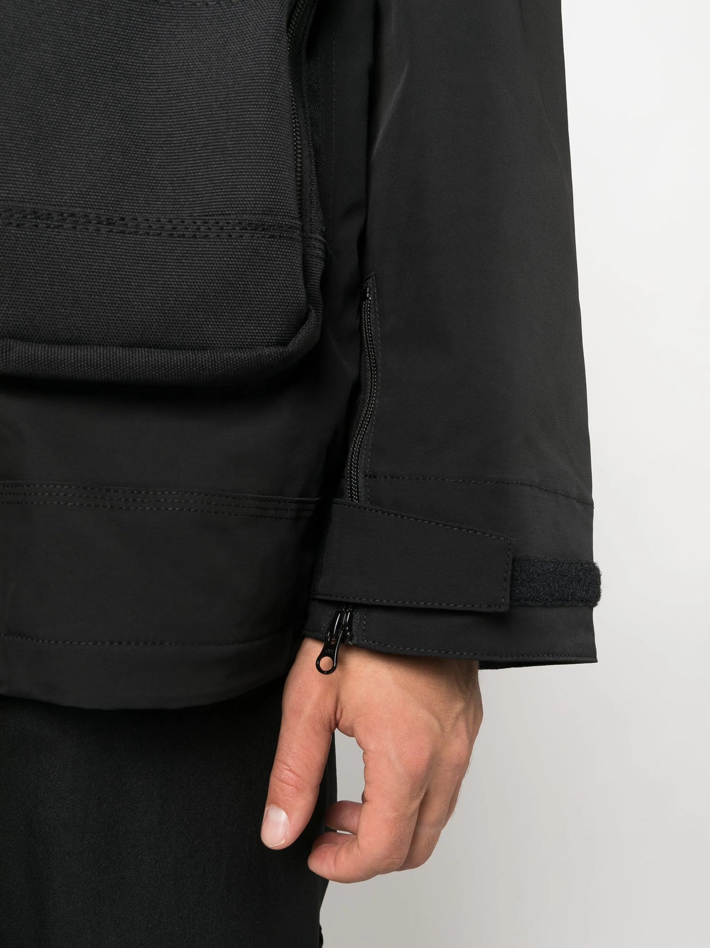 multi-pockets hooded jacket