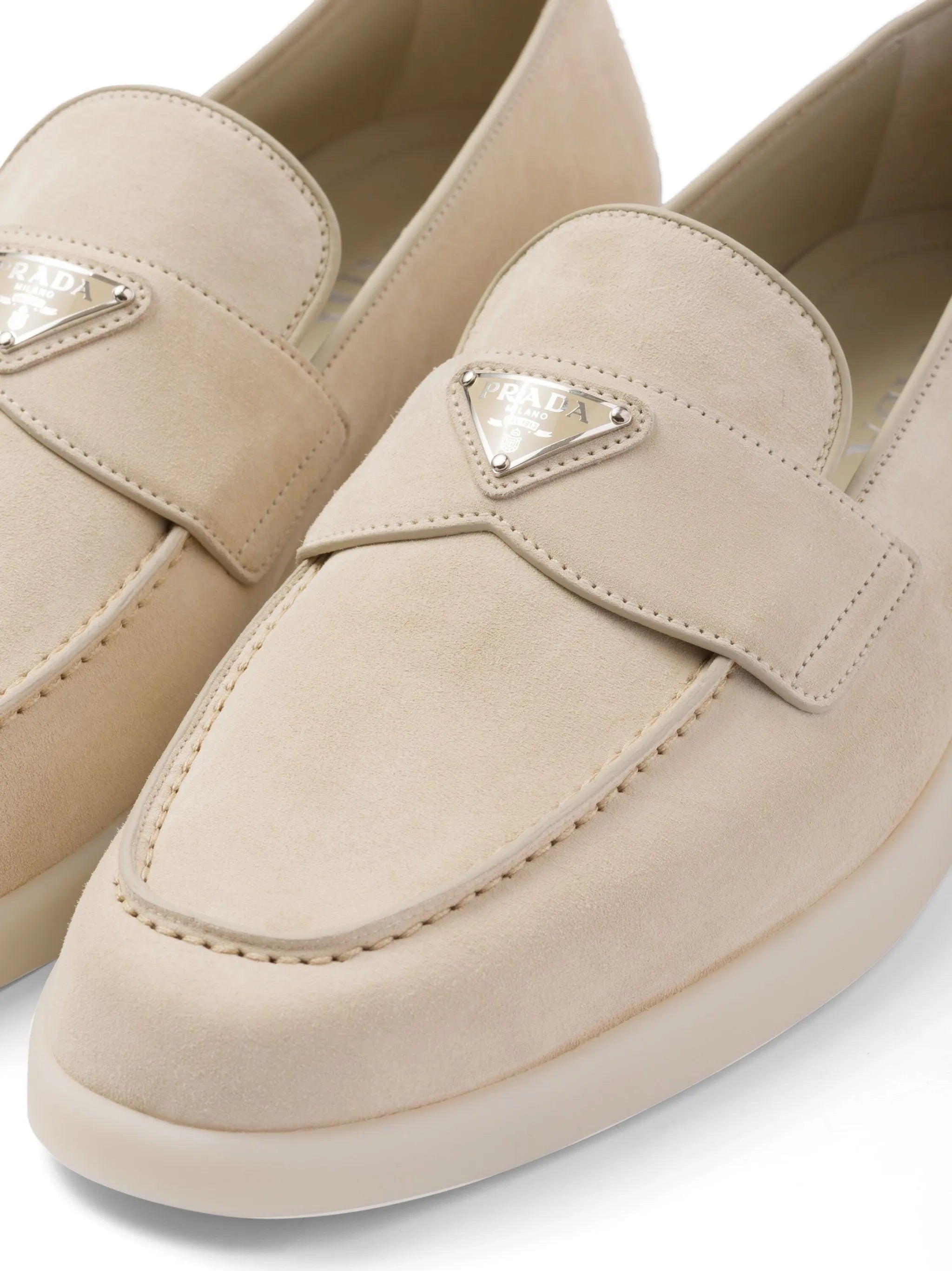 enamel triangle logo-plaque suede loafers