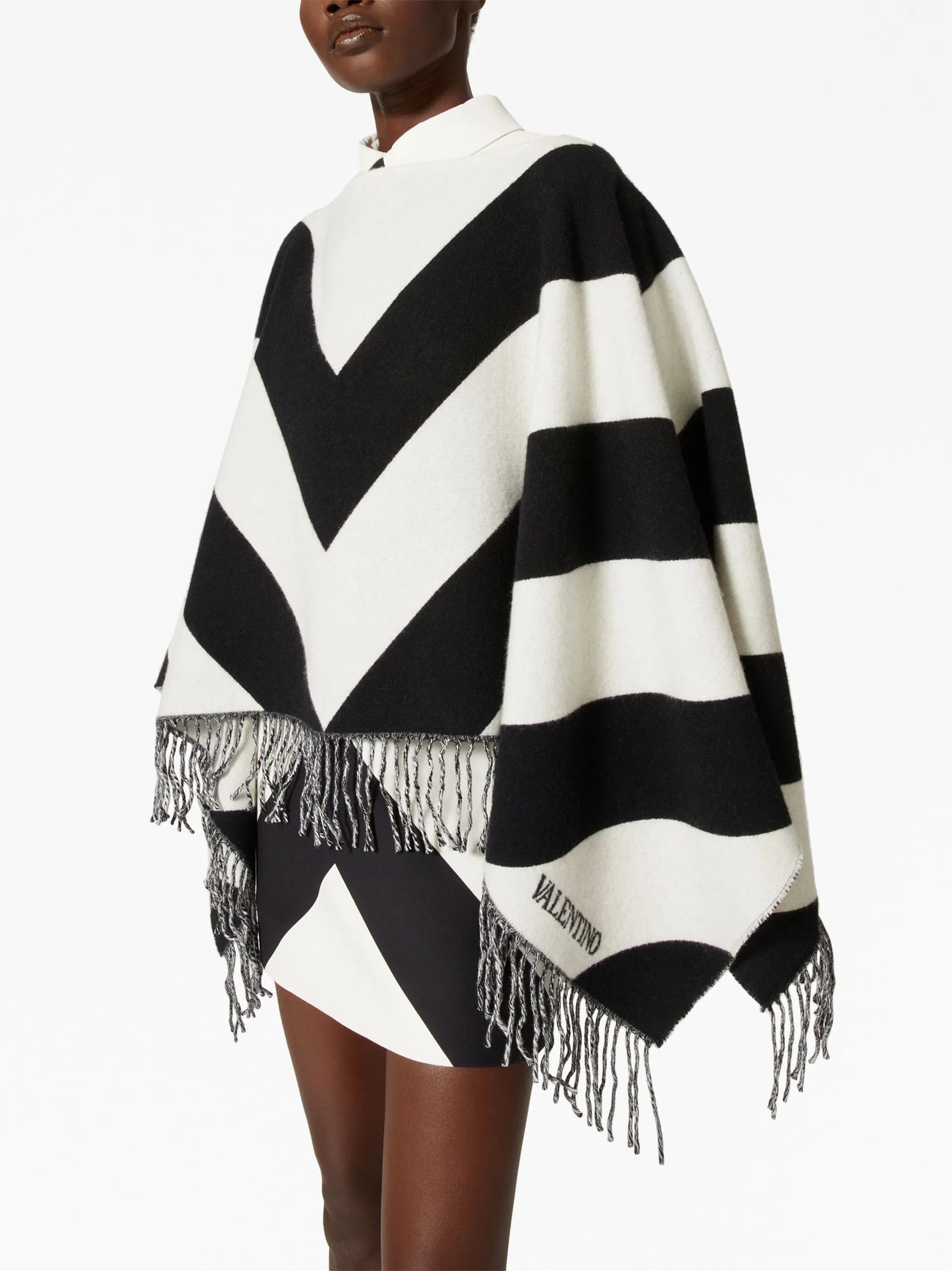 Strhype wool and cashmere poncho in chvron jacquard