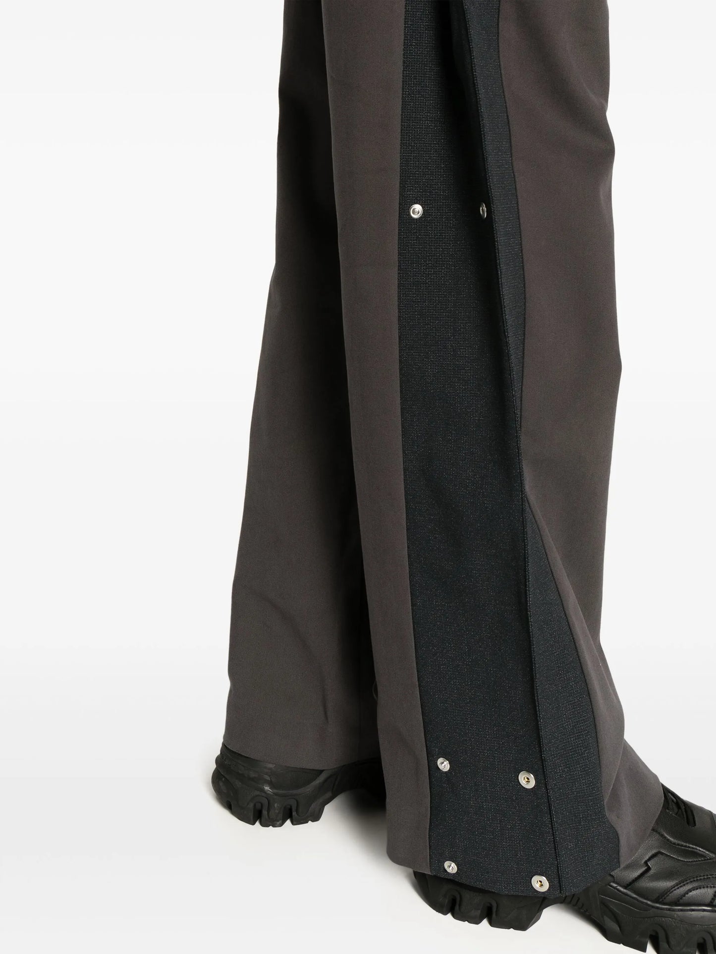 Dewal press-stud straight-leg trousers