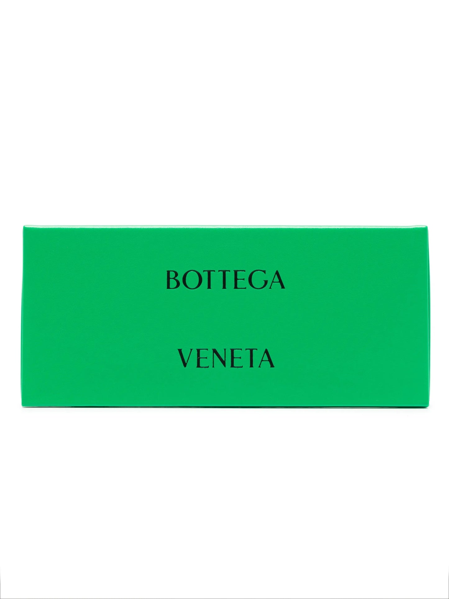 Edgy cat-eye sunglasses