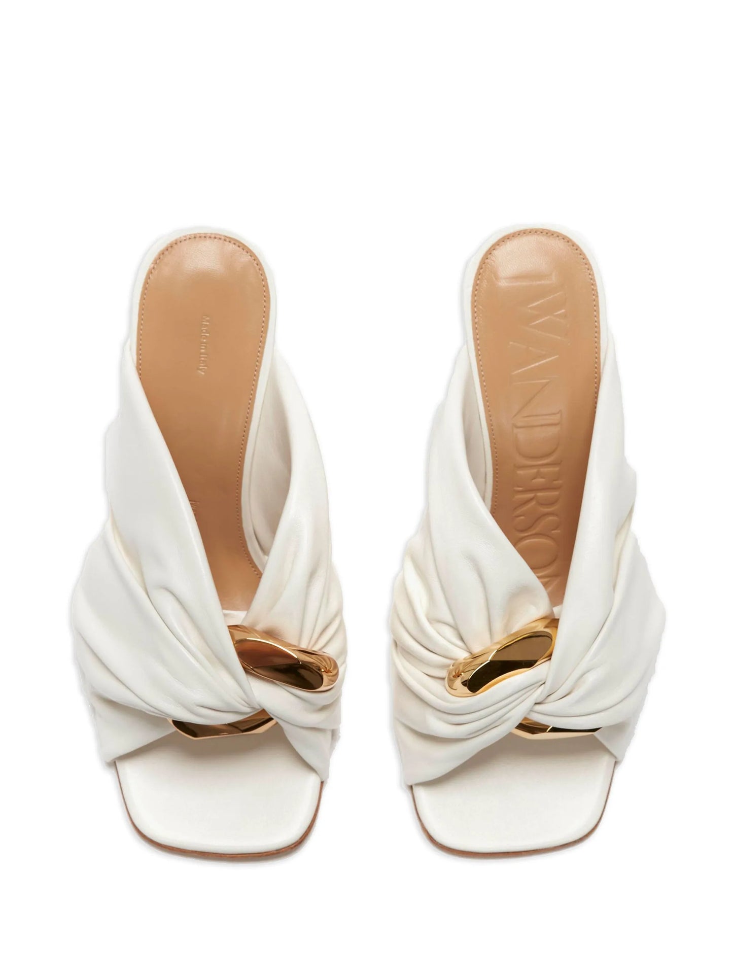 Corner sandals