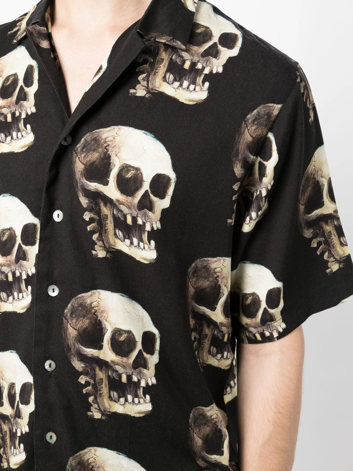 skull-print short-sleeve shirt