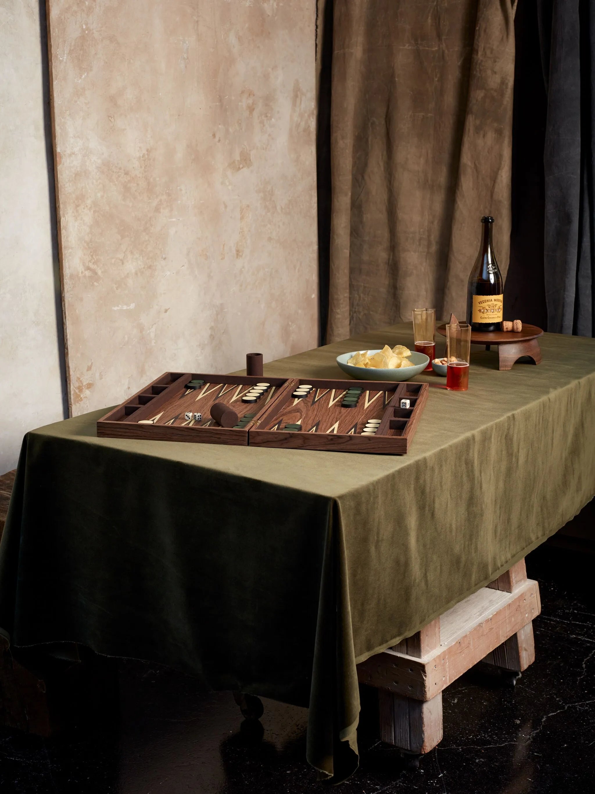Matis wood backgammon set
