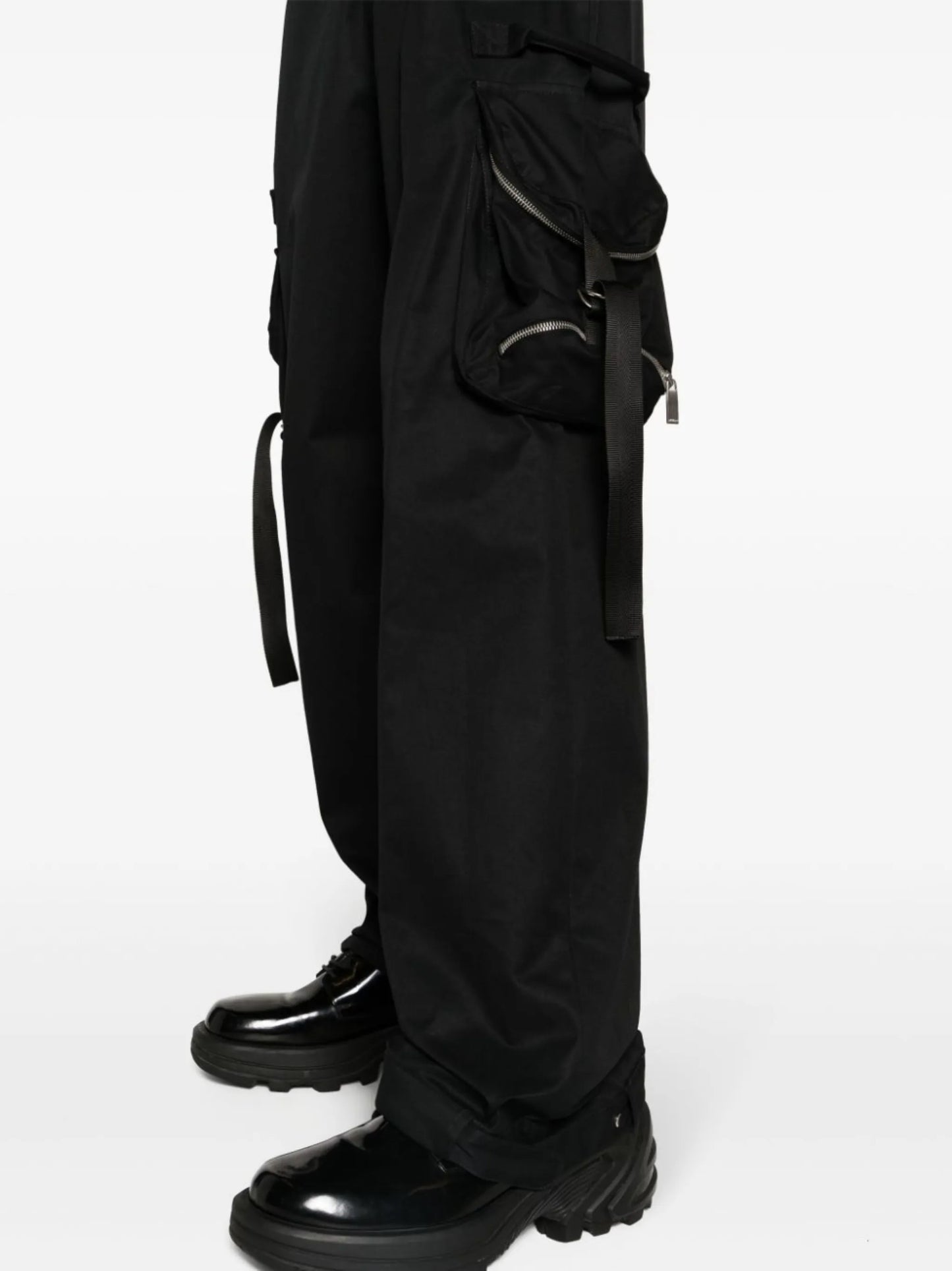straight-leg cargo trousers