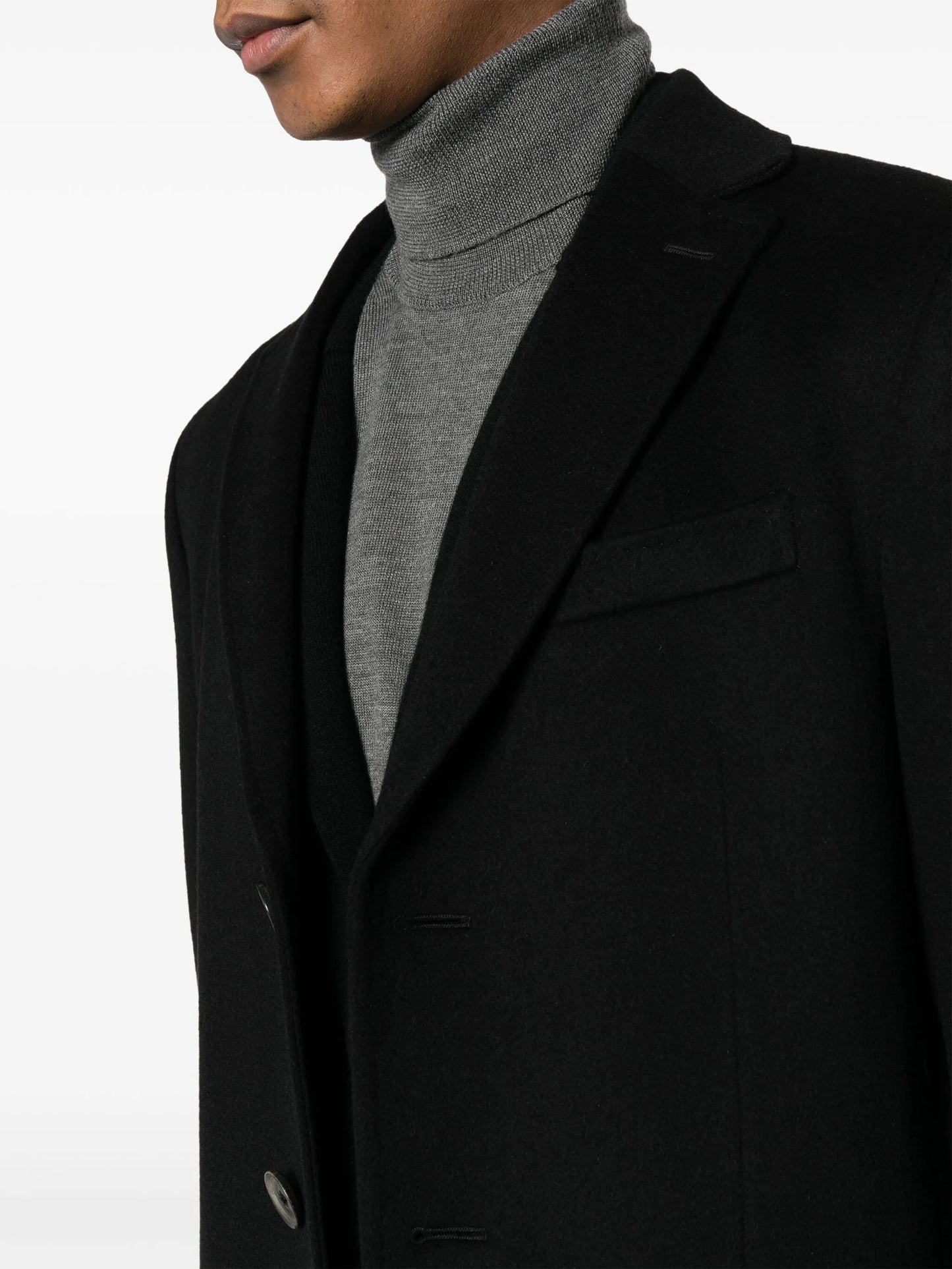 single-breasted tailored coat