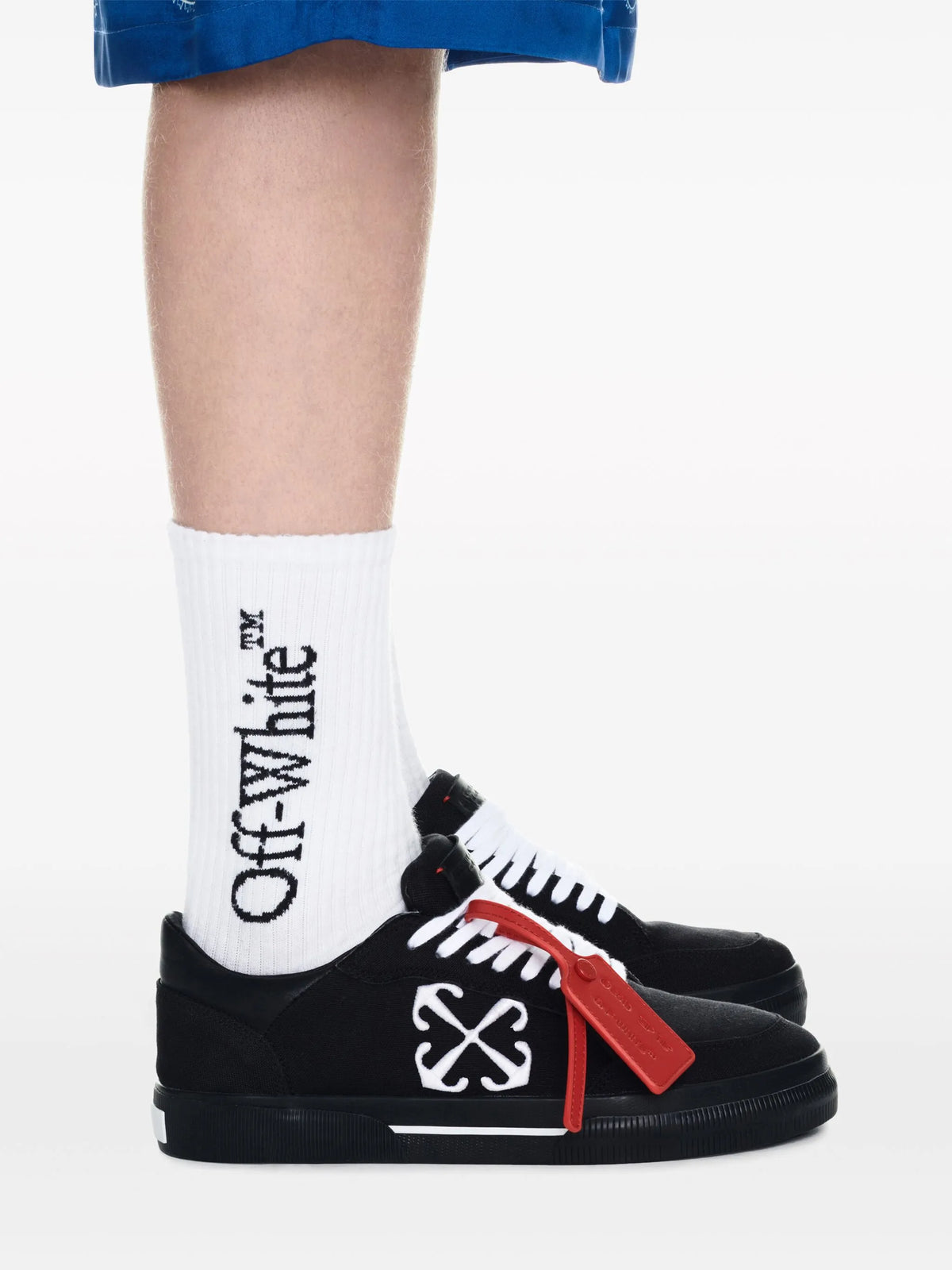 lace-up fastening sneakers