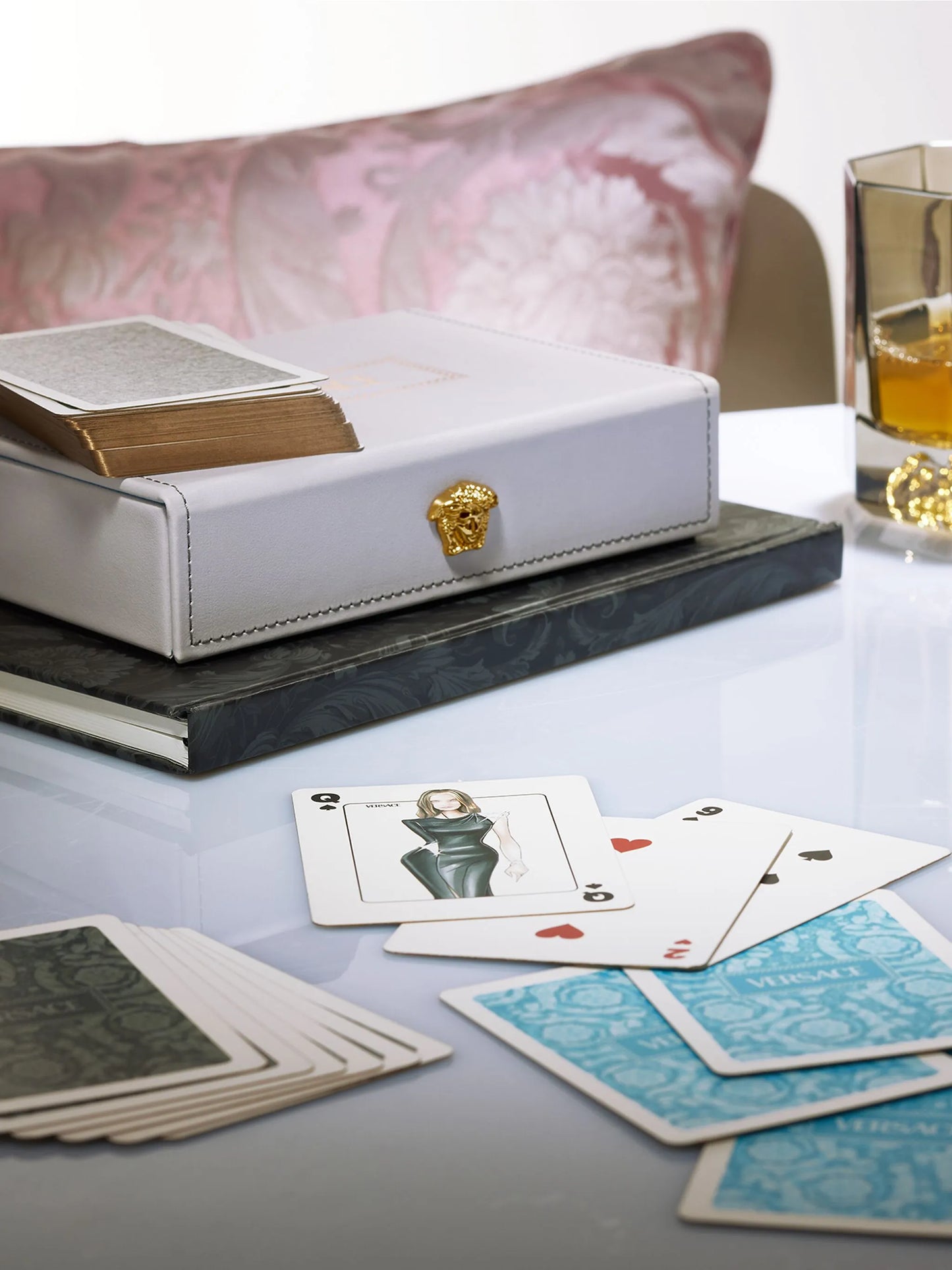 logo-print card game