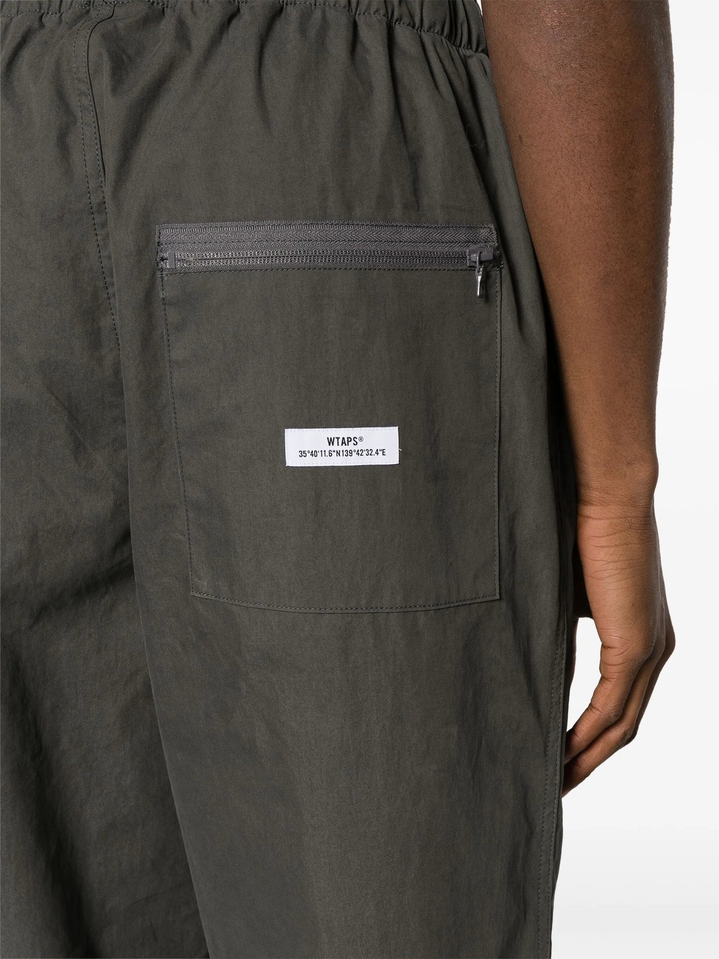 logo-buckle wide-leg trousers