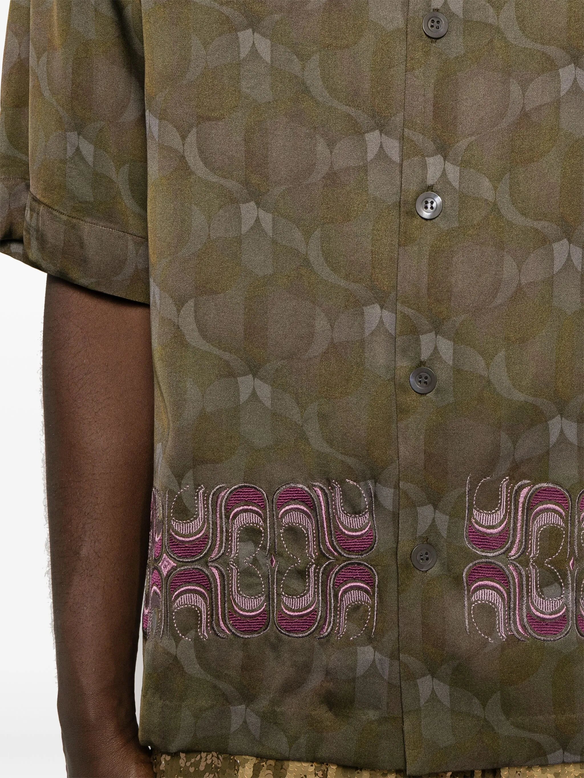 Cassi EMB satin shirt