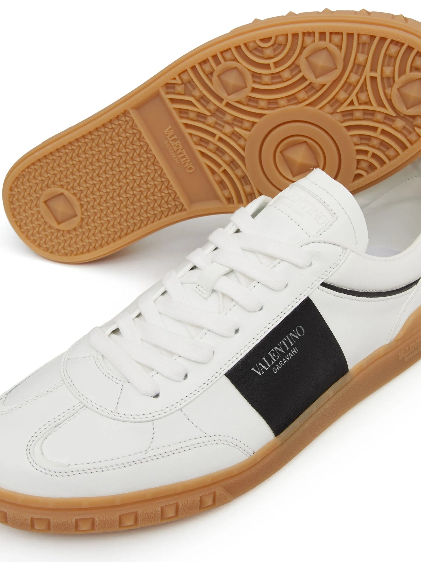 Upvillage leather sneakers