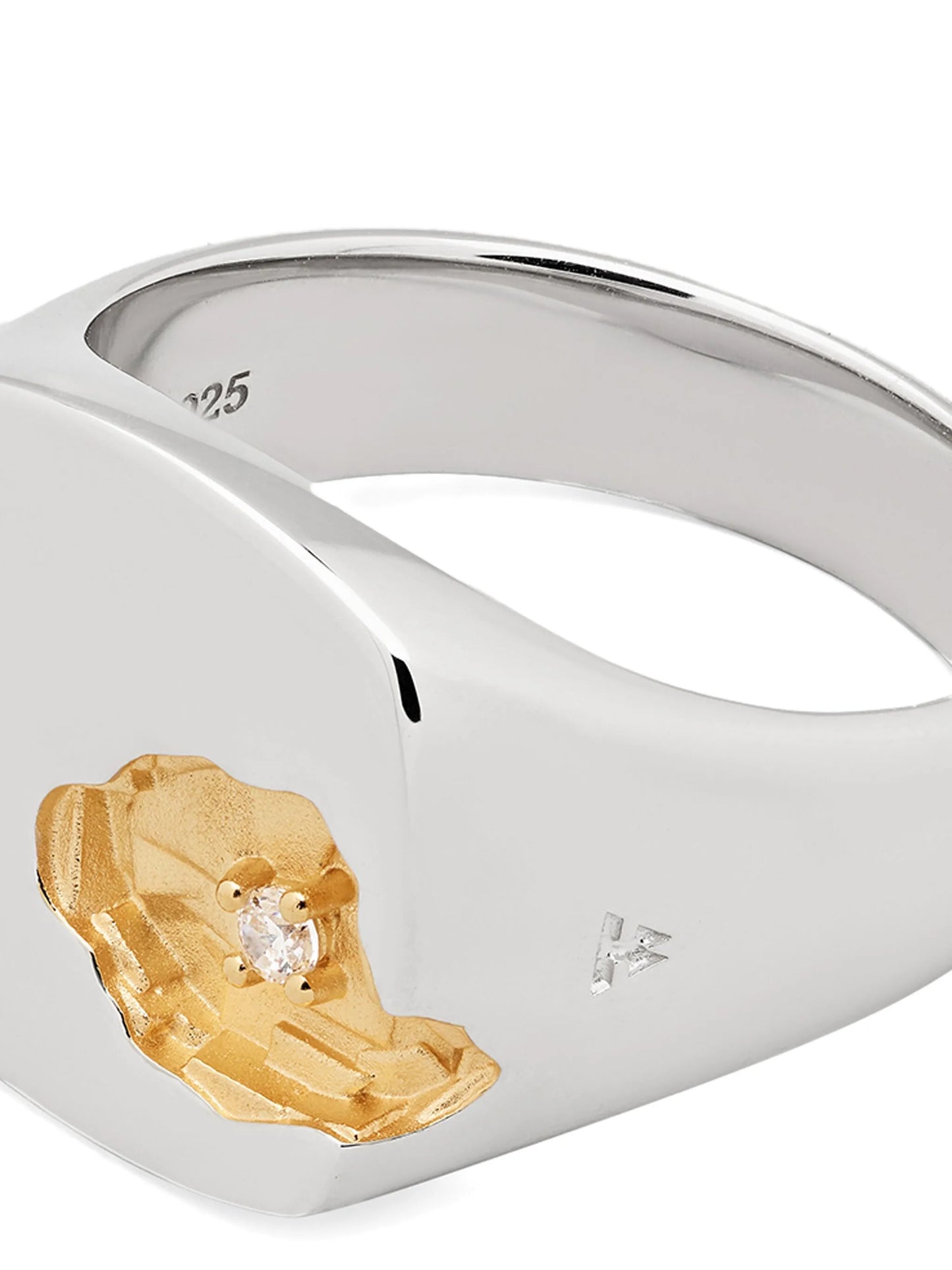 18kt yellow gold Mined diamond ring