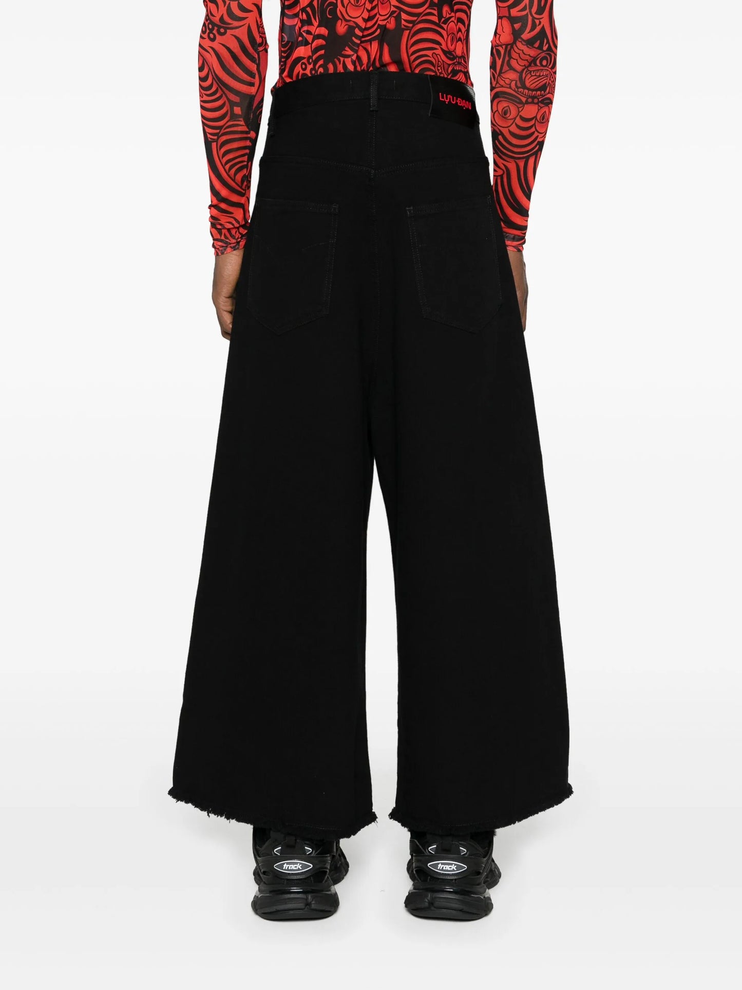 mid-rise wide-leg jeans