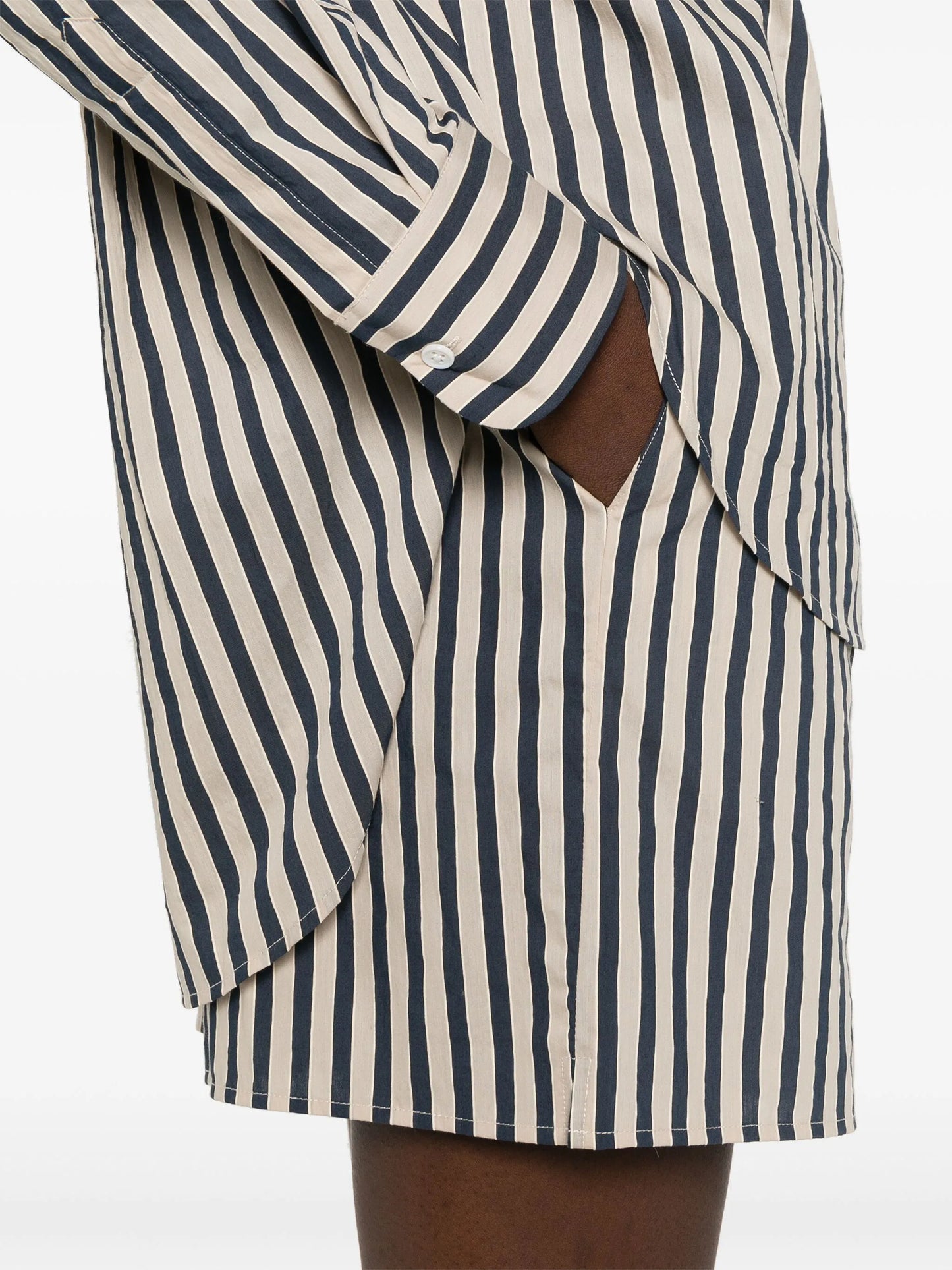 Lui textured-finish short