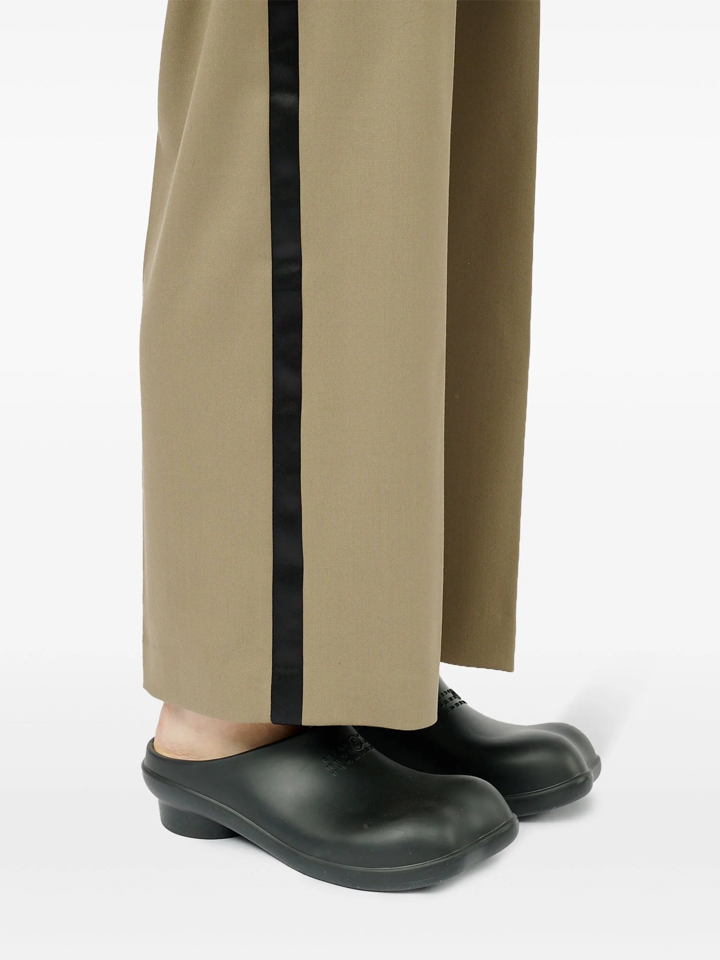 Anatomic numbers-motif slippers