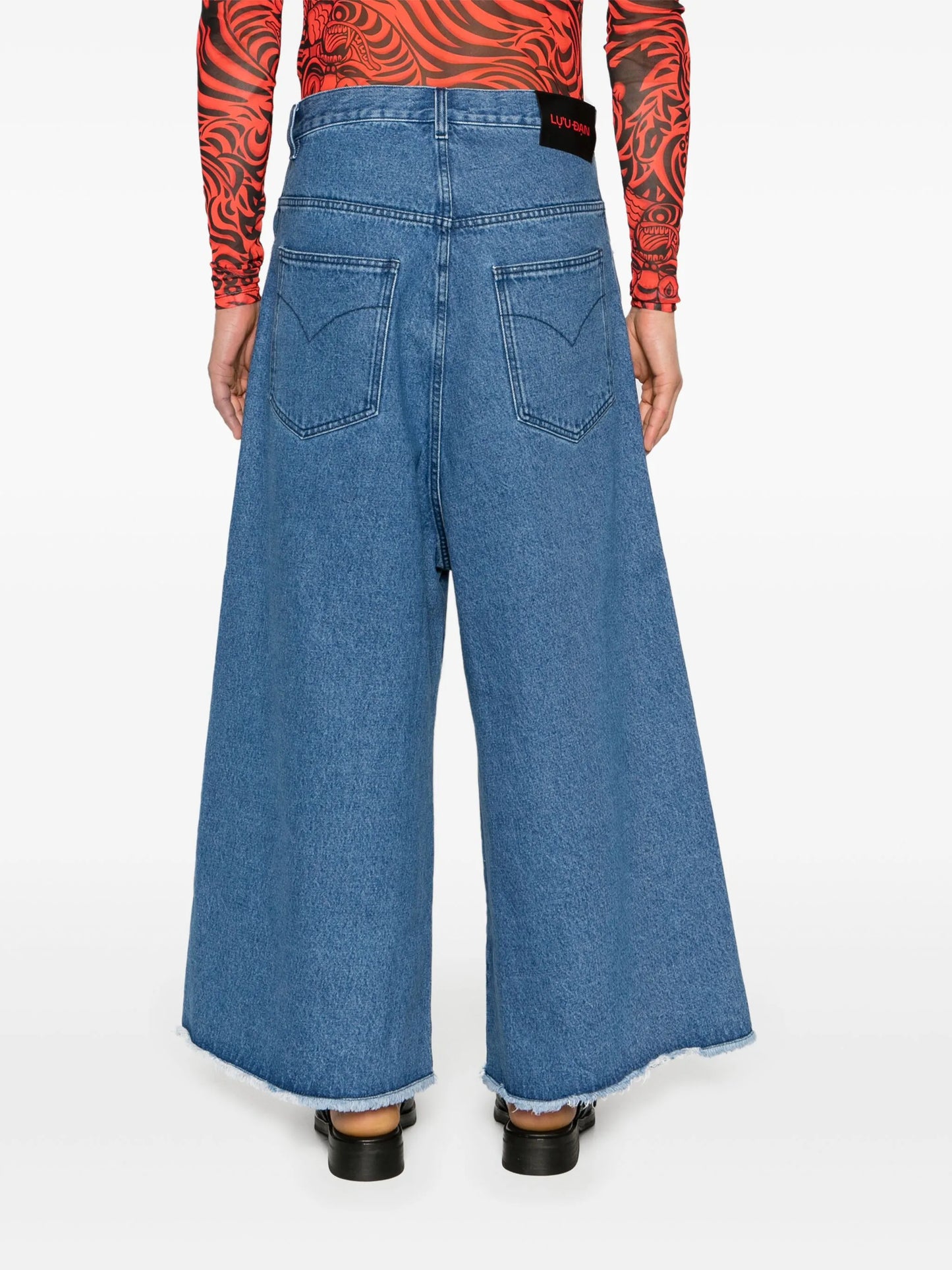 wide-leg cropped jeans