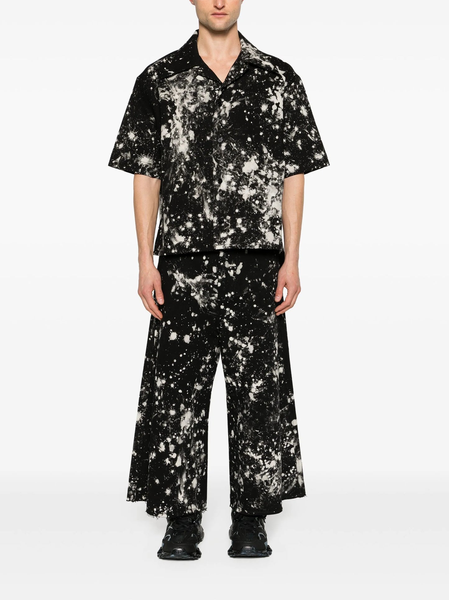bleached-effect wide-leg jeans