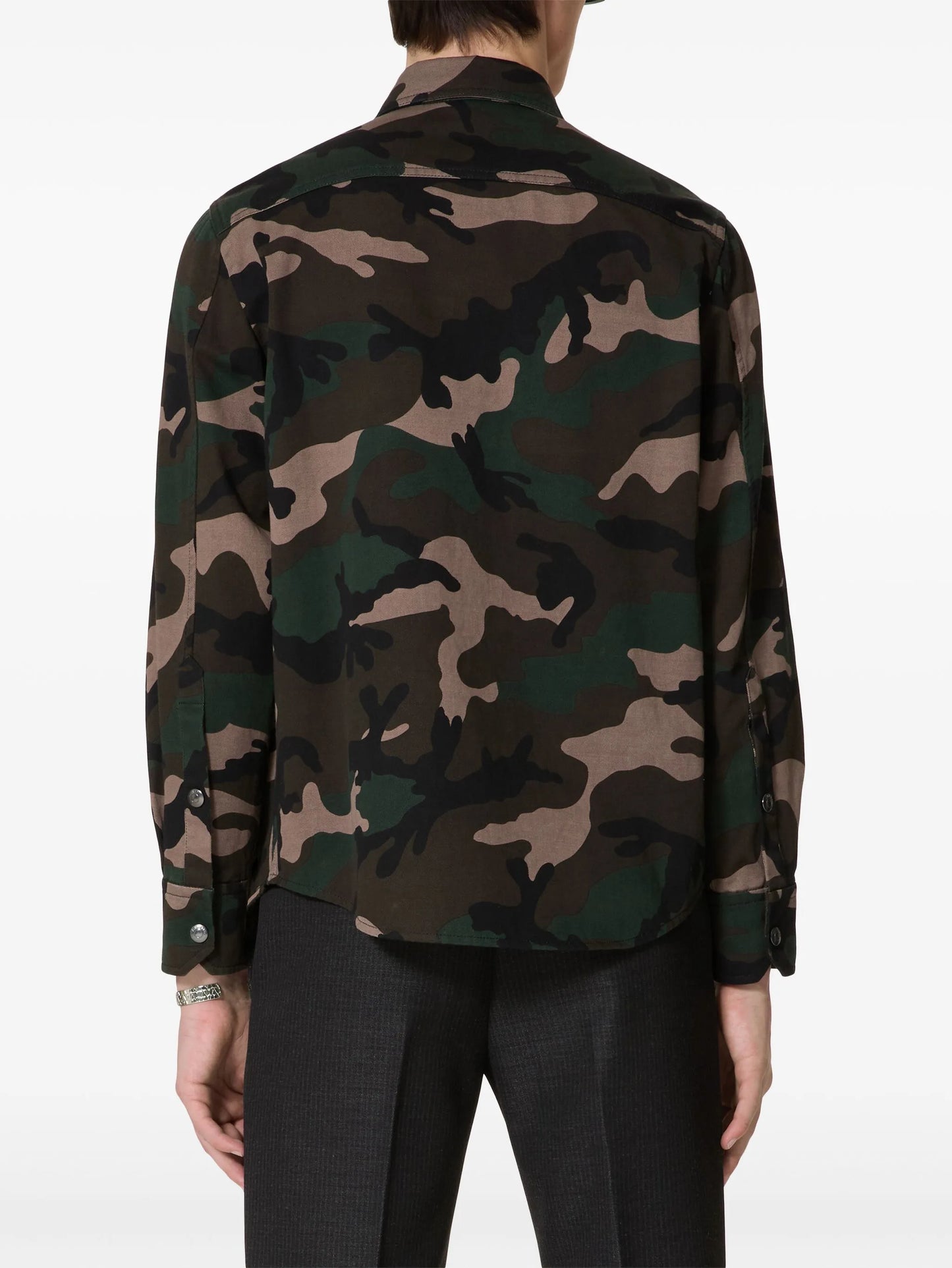 V-detail camouflage-print shirt jacket