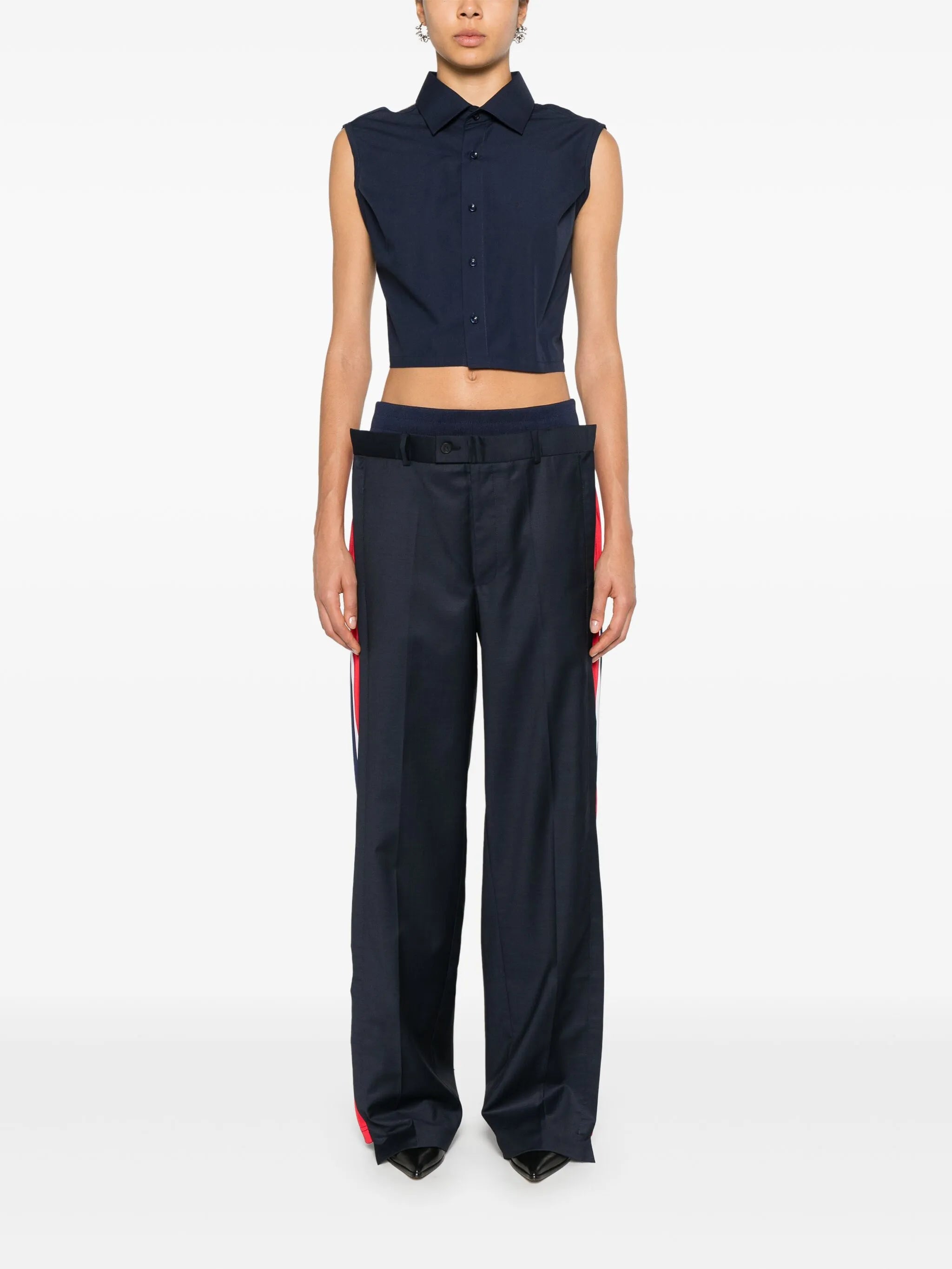 sleeveless open-back shirt