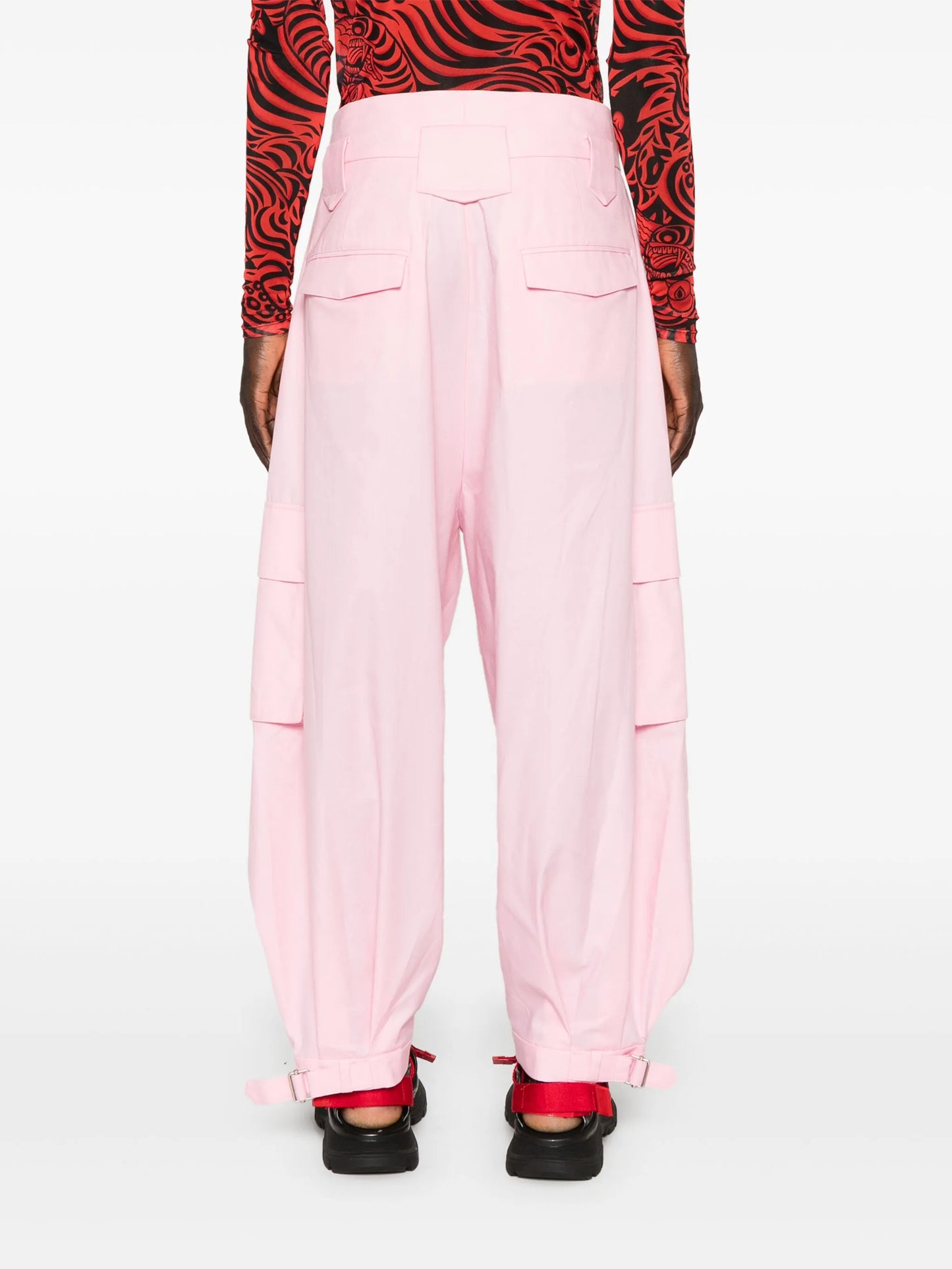 pleated cargo trousers