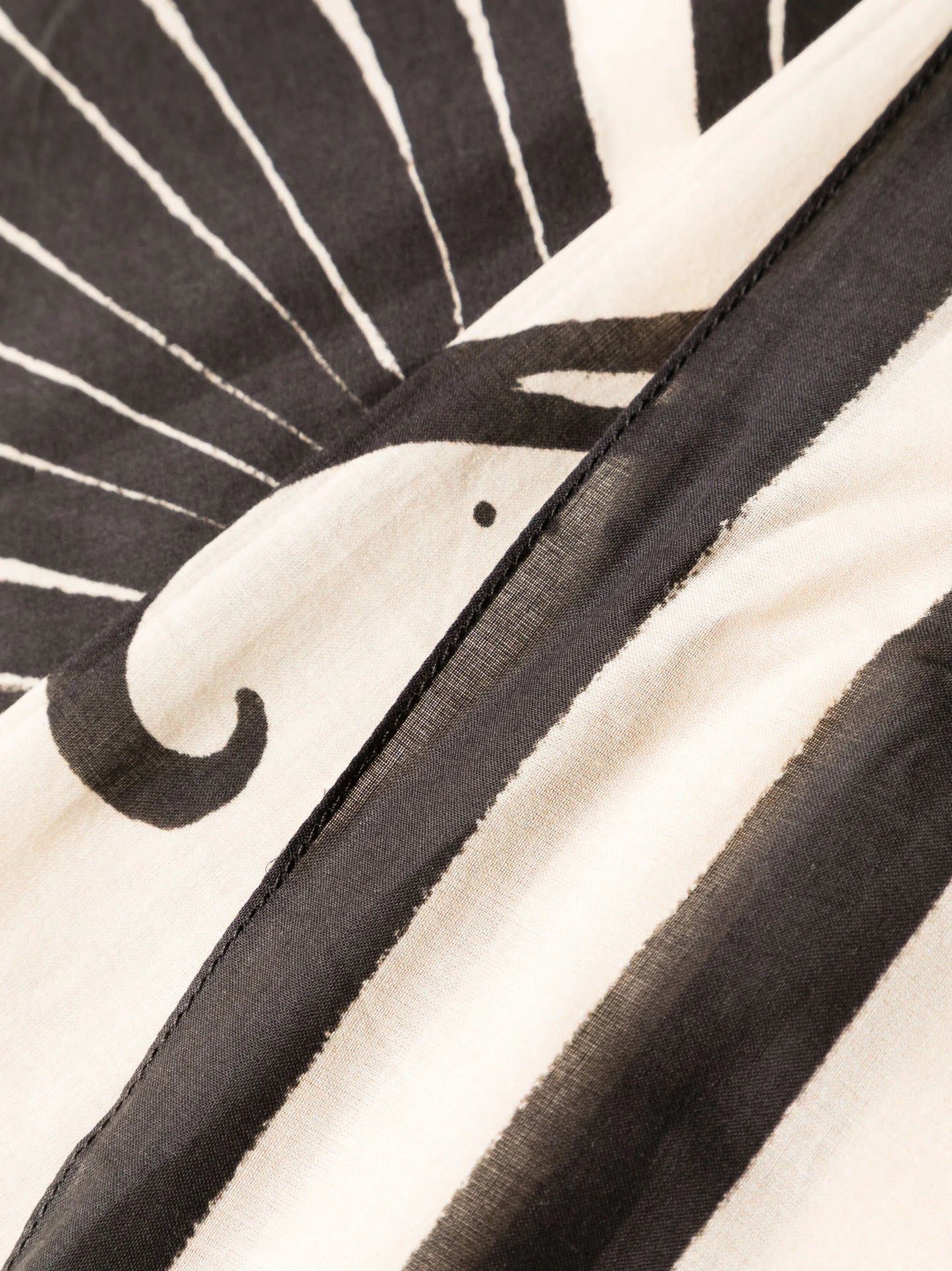 Kené abstract-print cotton pareo