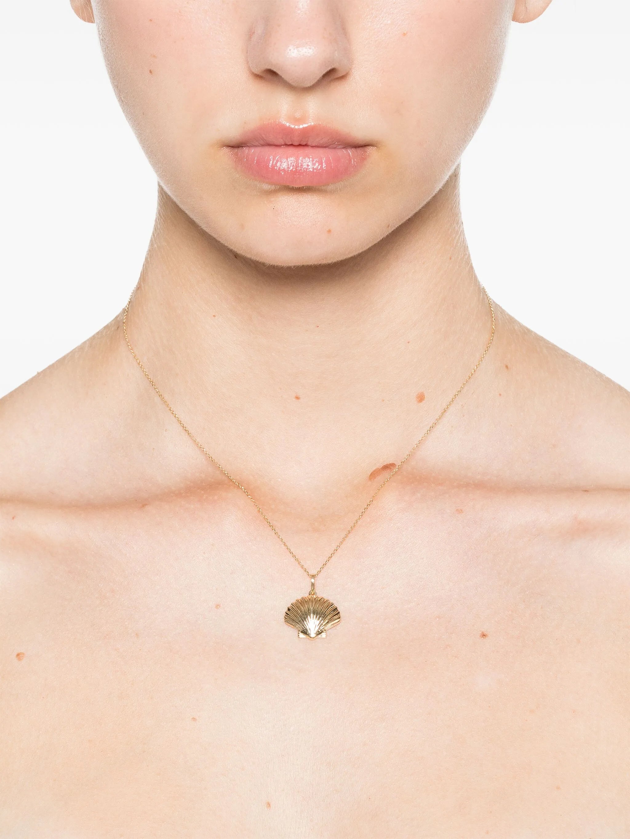 14kt yellow gold Venus pendant necklace