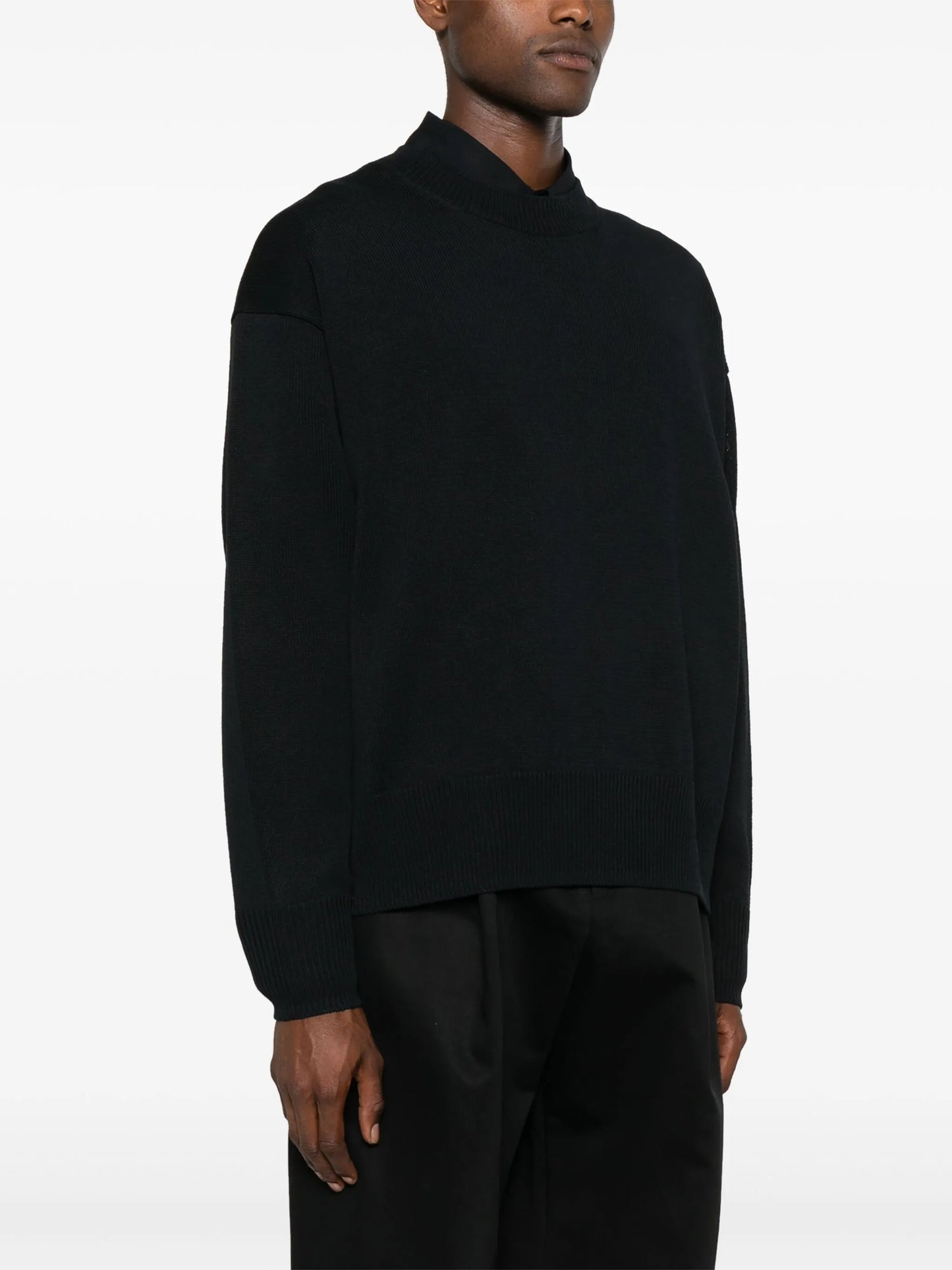 fine-knit crew-neck jumper
