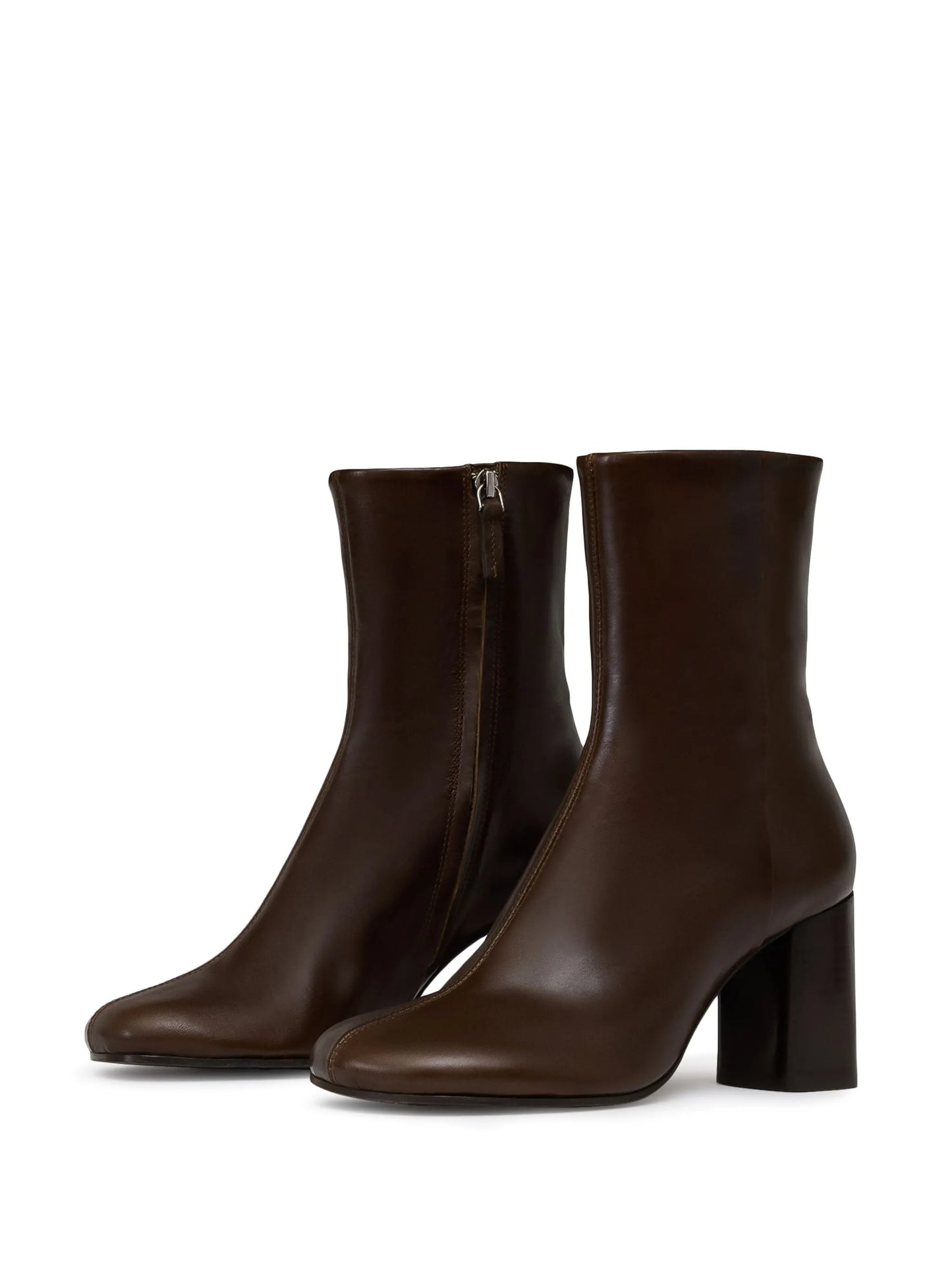 Anatomic boots