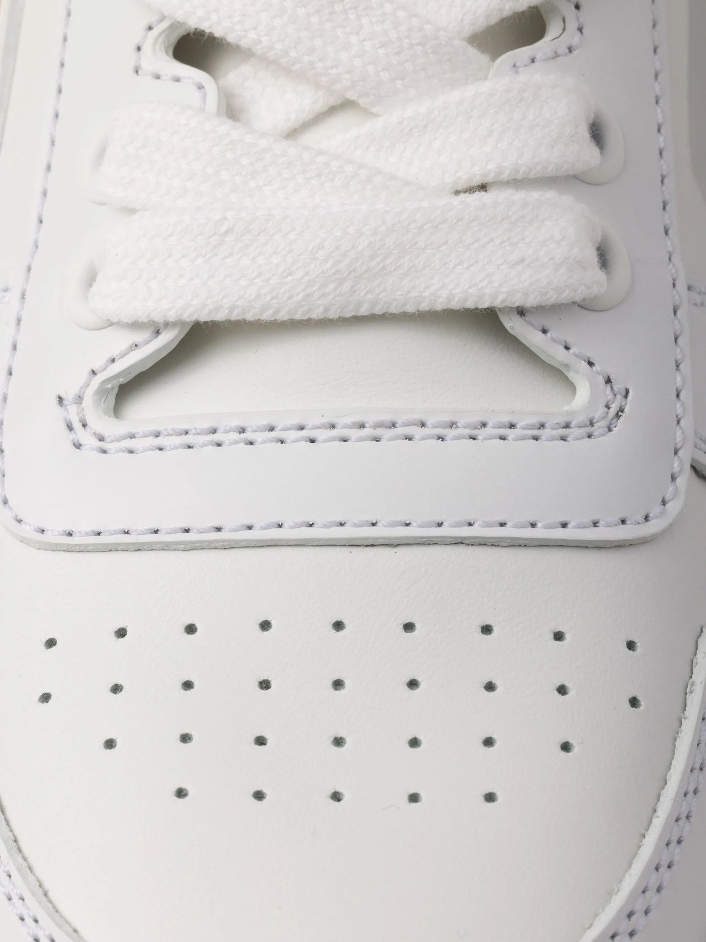 Downtown bold leather sneakers