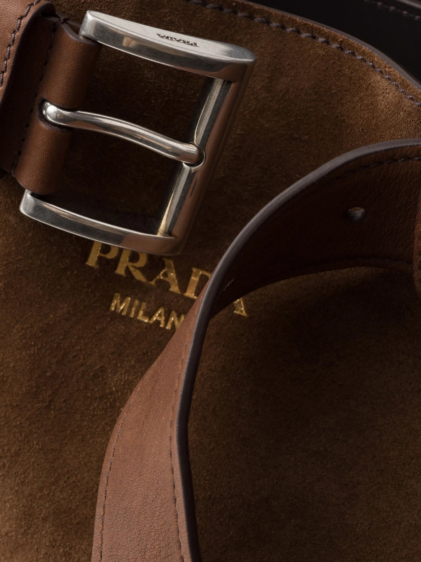 Buckle tote bag