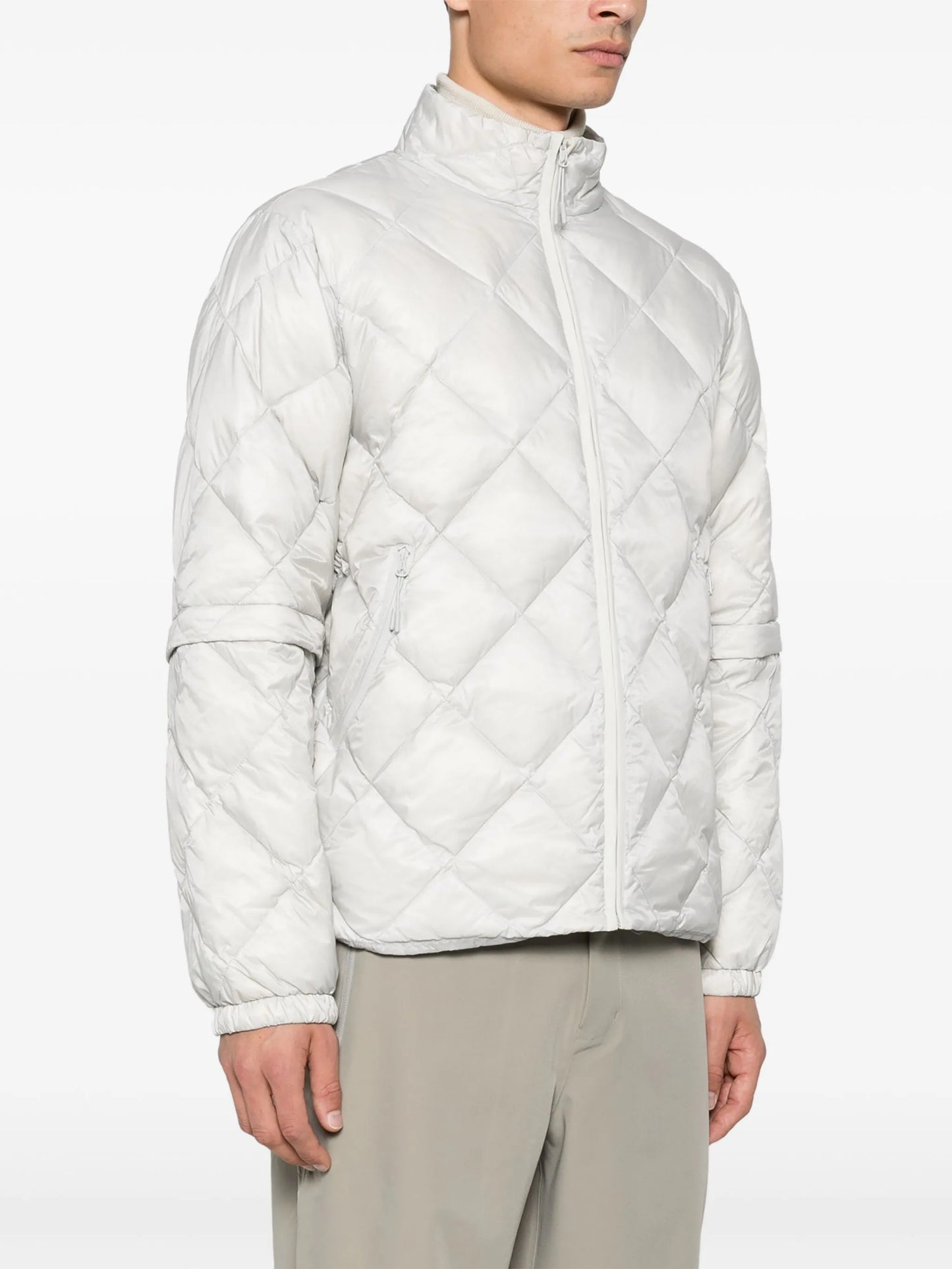 detachable-sleeve down jacket