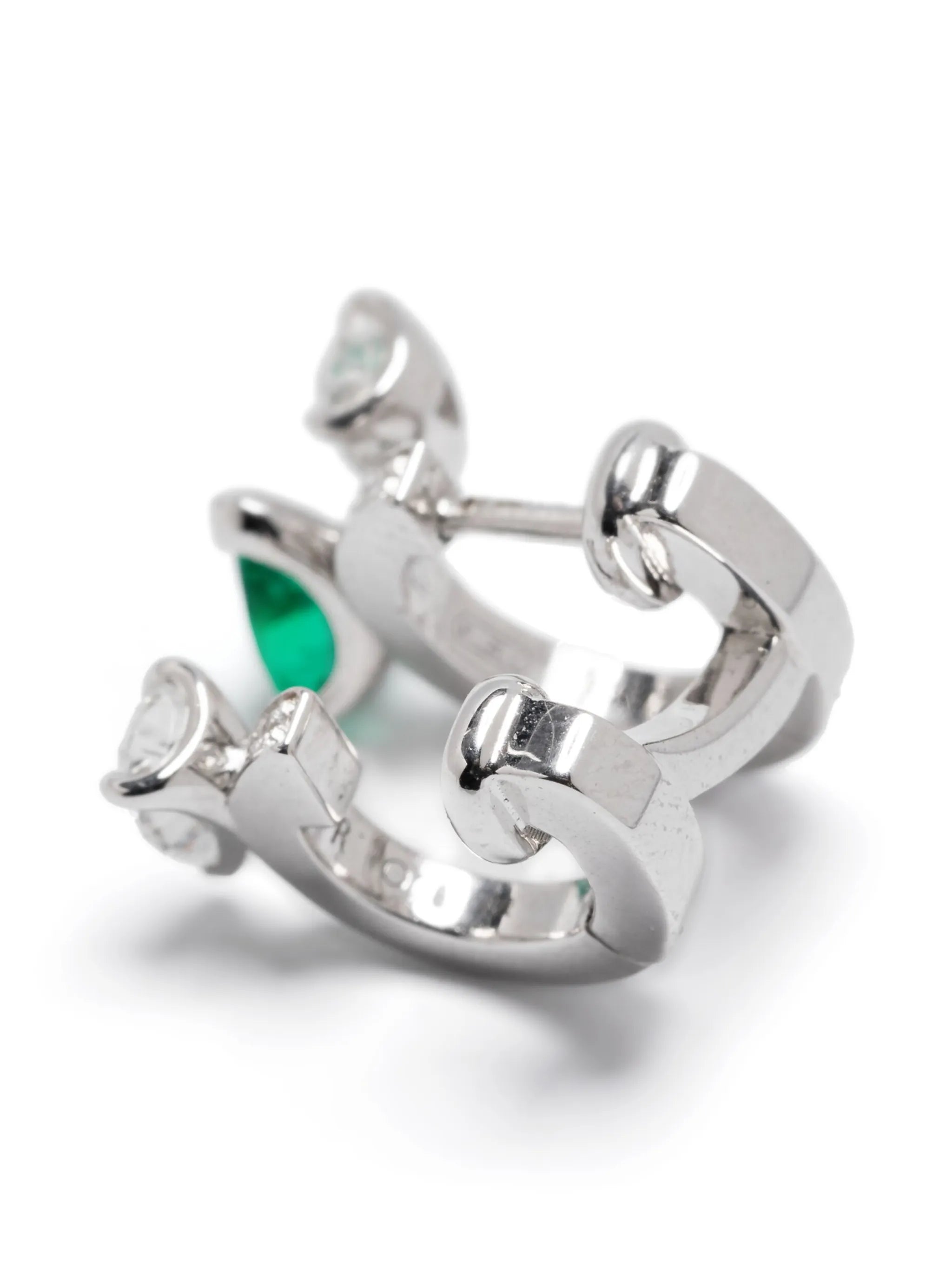 18kt white gold Serti sur Vide diamond and emerald ear cuff