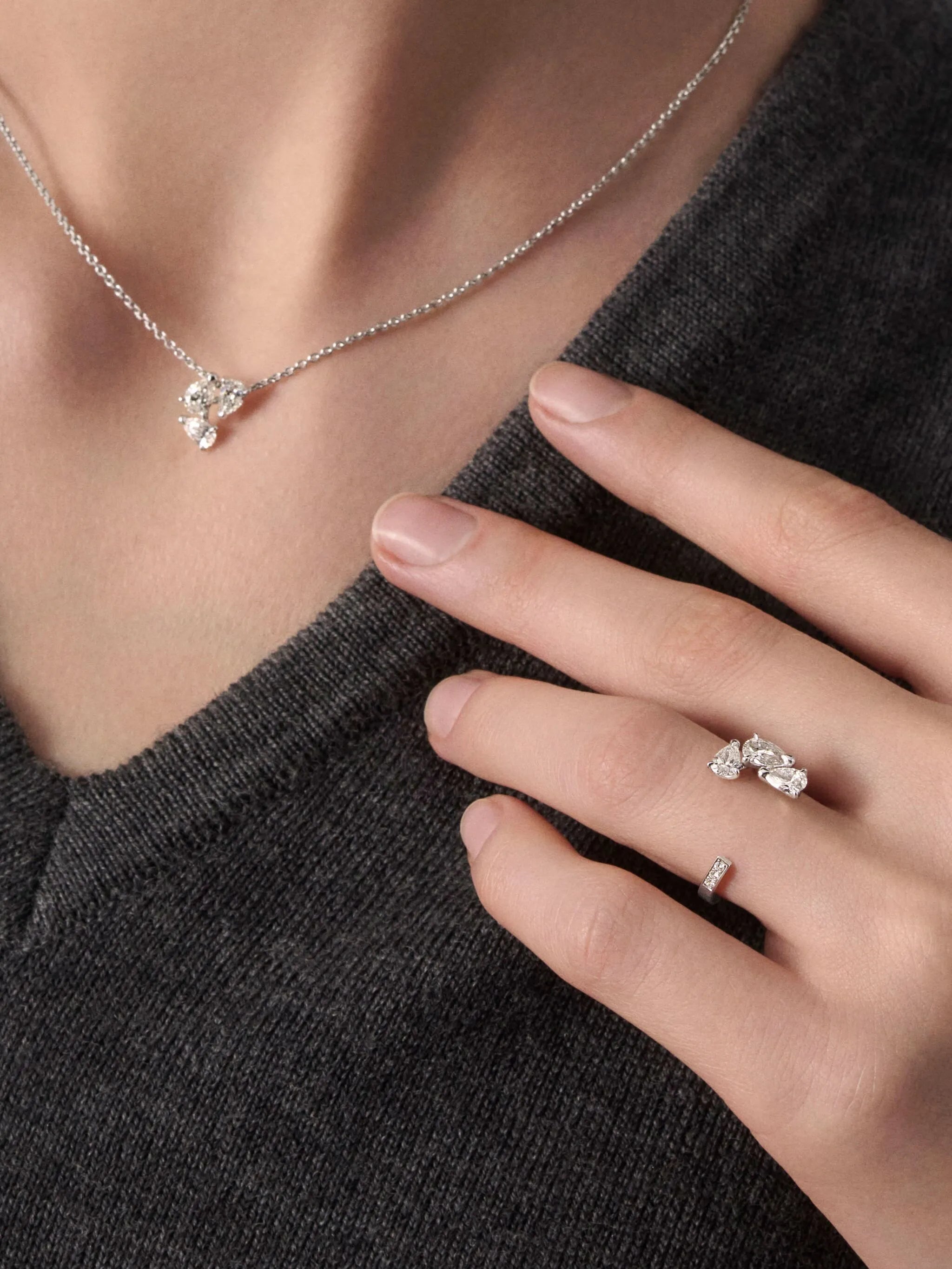 18kt white gold Serti sur Vide diamond necklace