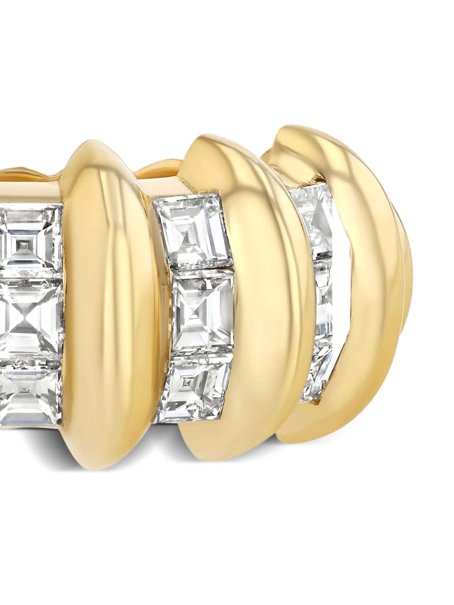 18kt yellow gold diamond ring